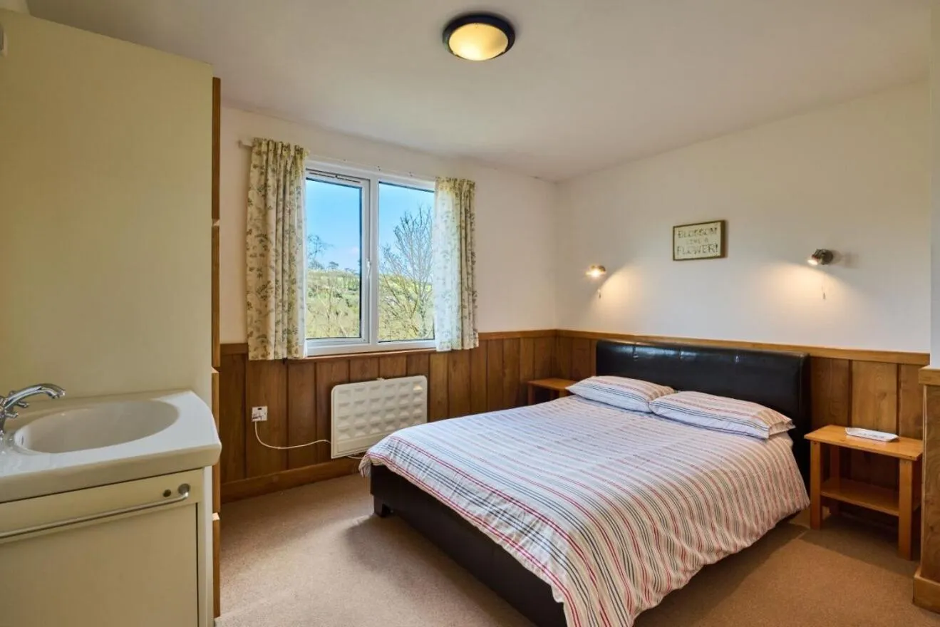 Bedroom, Bed in Churchwood Valley