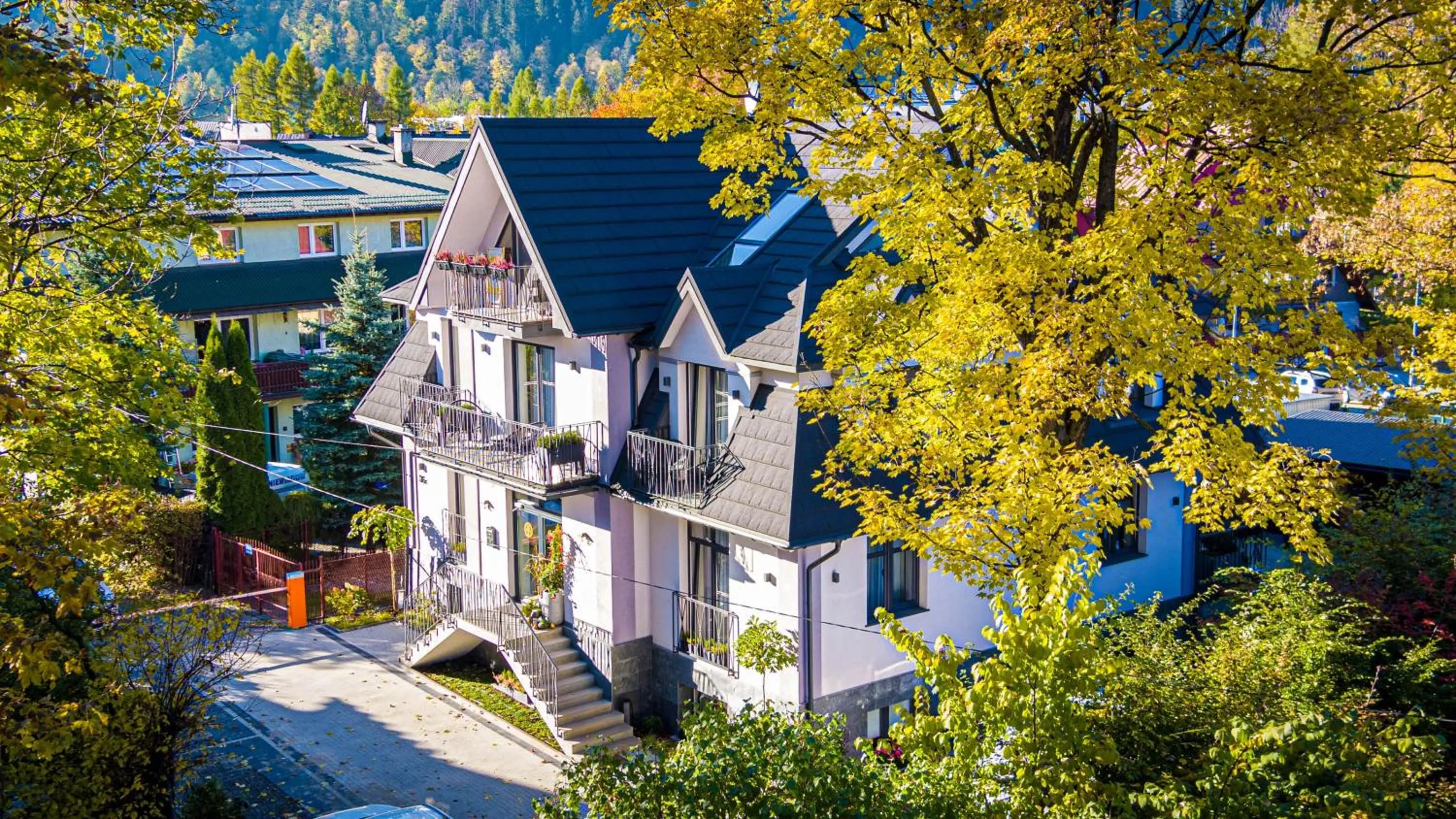 Property building in Altara Apartamenty Centrum - Free Parking