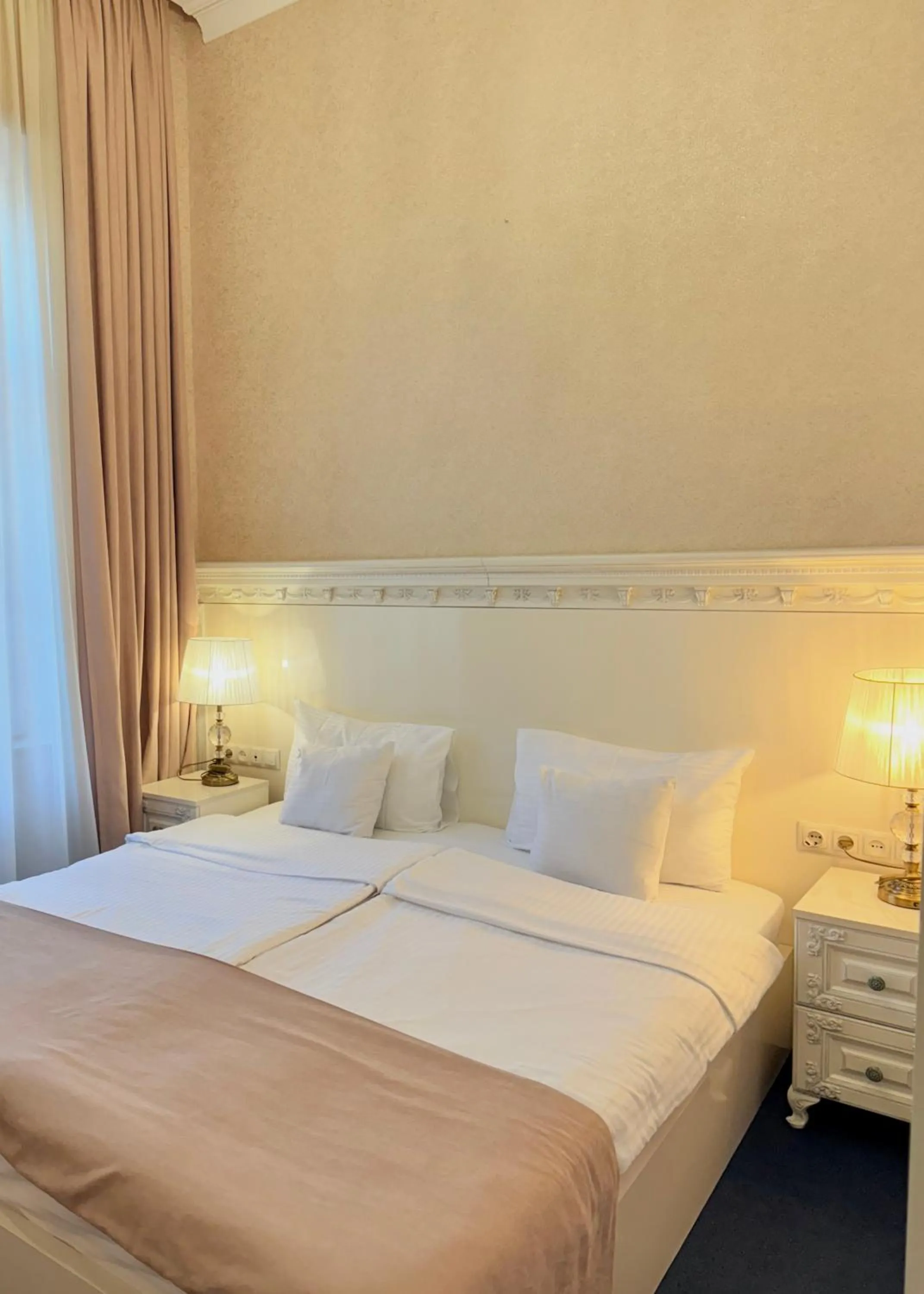 Bed in Arts Hotel by Square