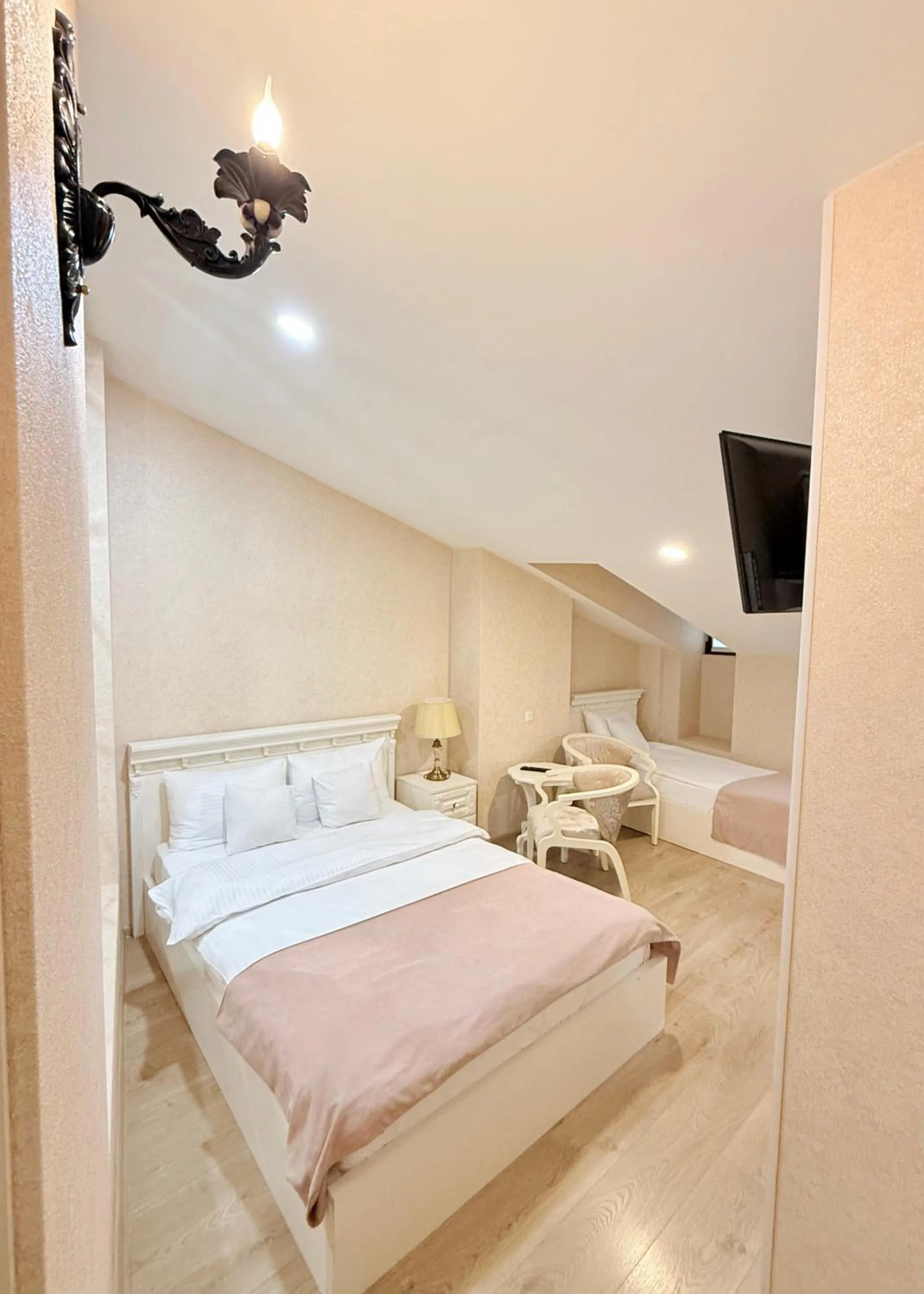 Bedroom, Bed in Arts Hotel by Square