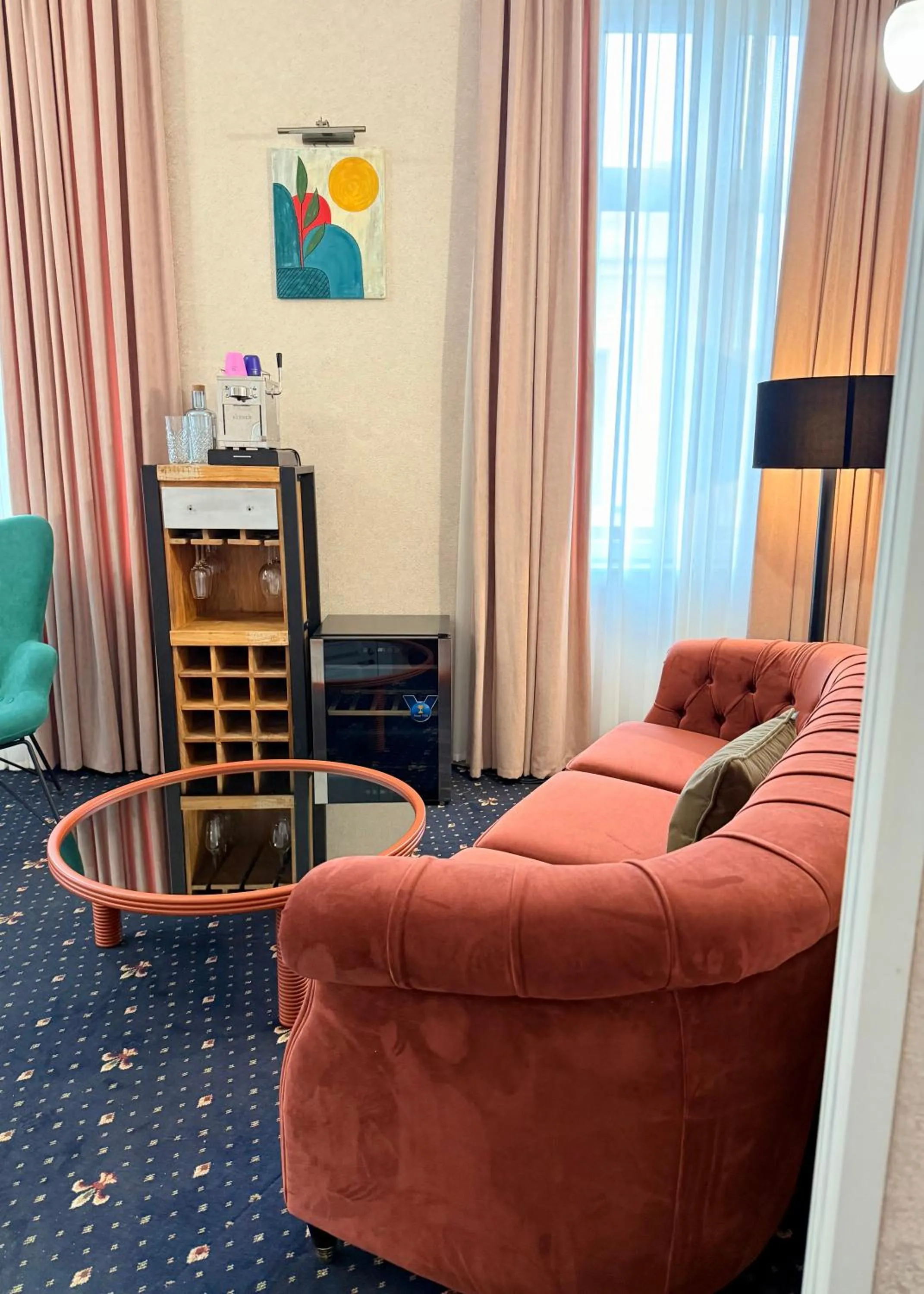 Coffee/tea facilities in Arts Hotel by Square