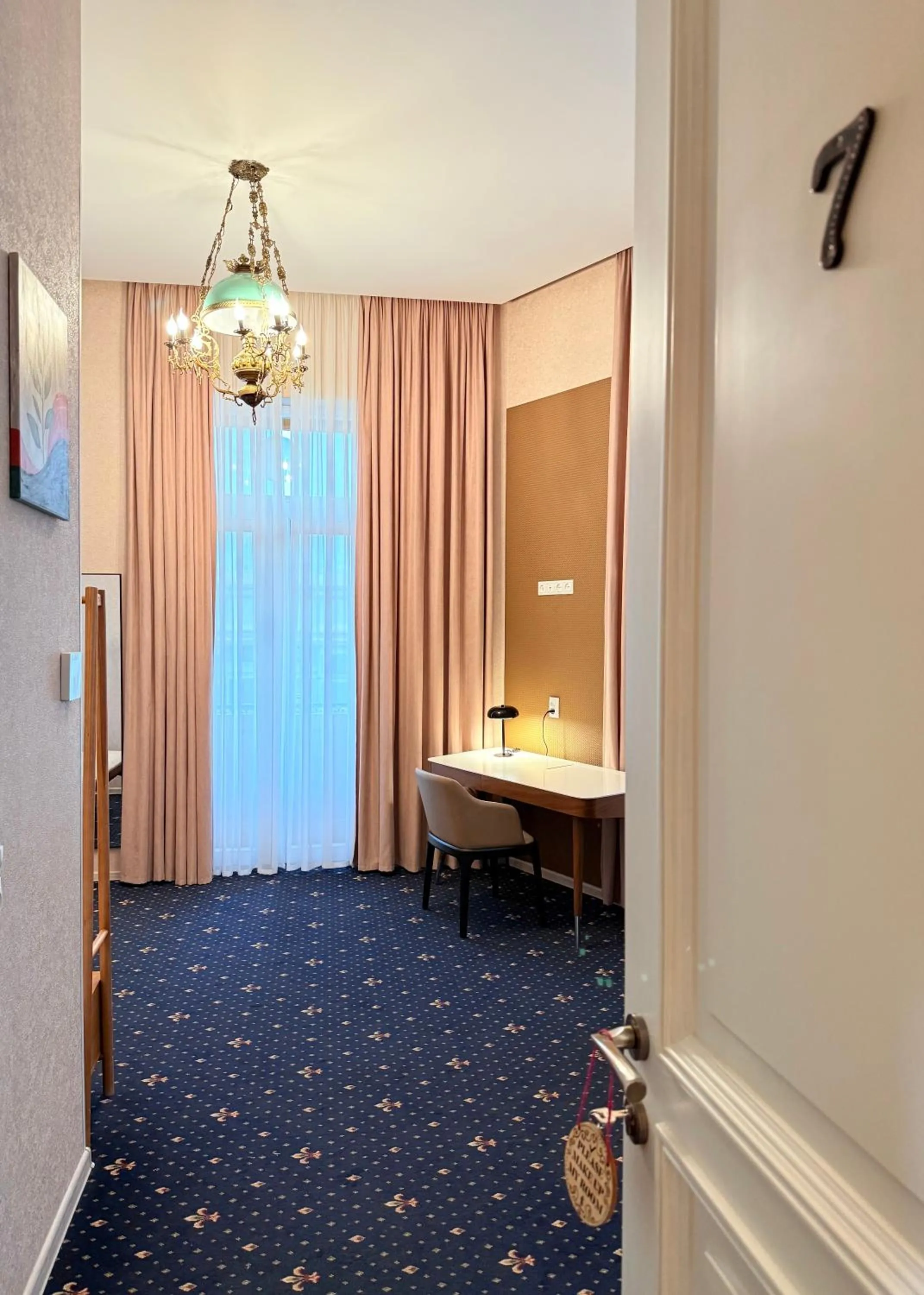 TV and multimedia in Arts Hotel by Square