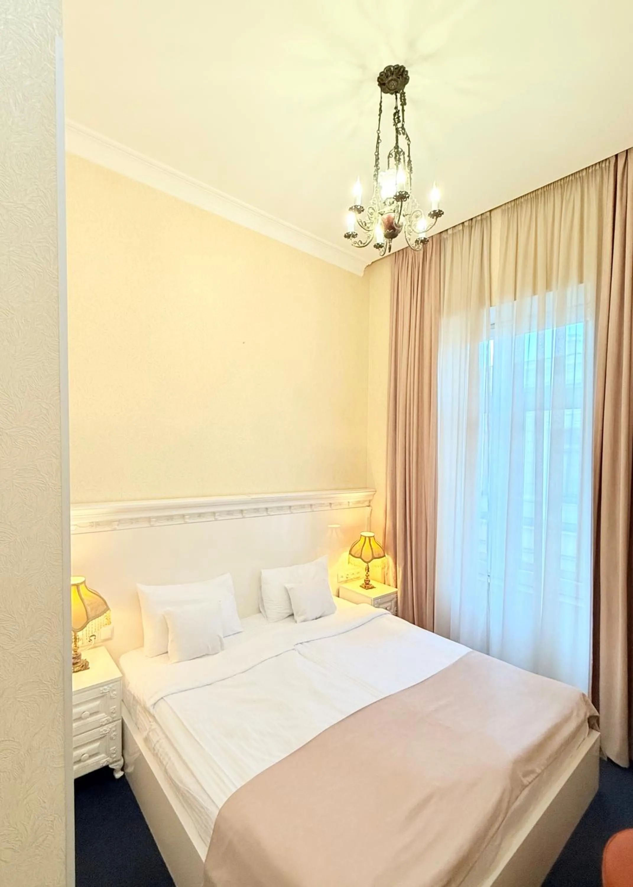 Bed in Arts Hotel by Square