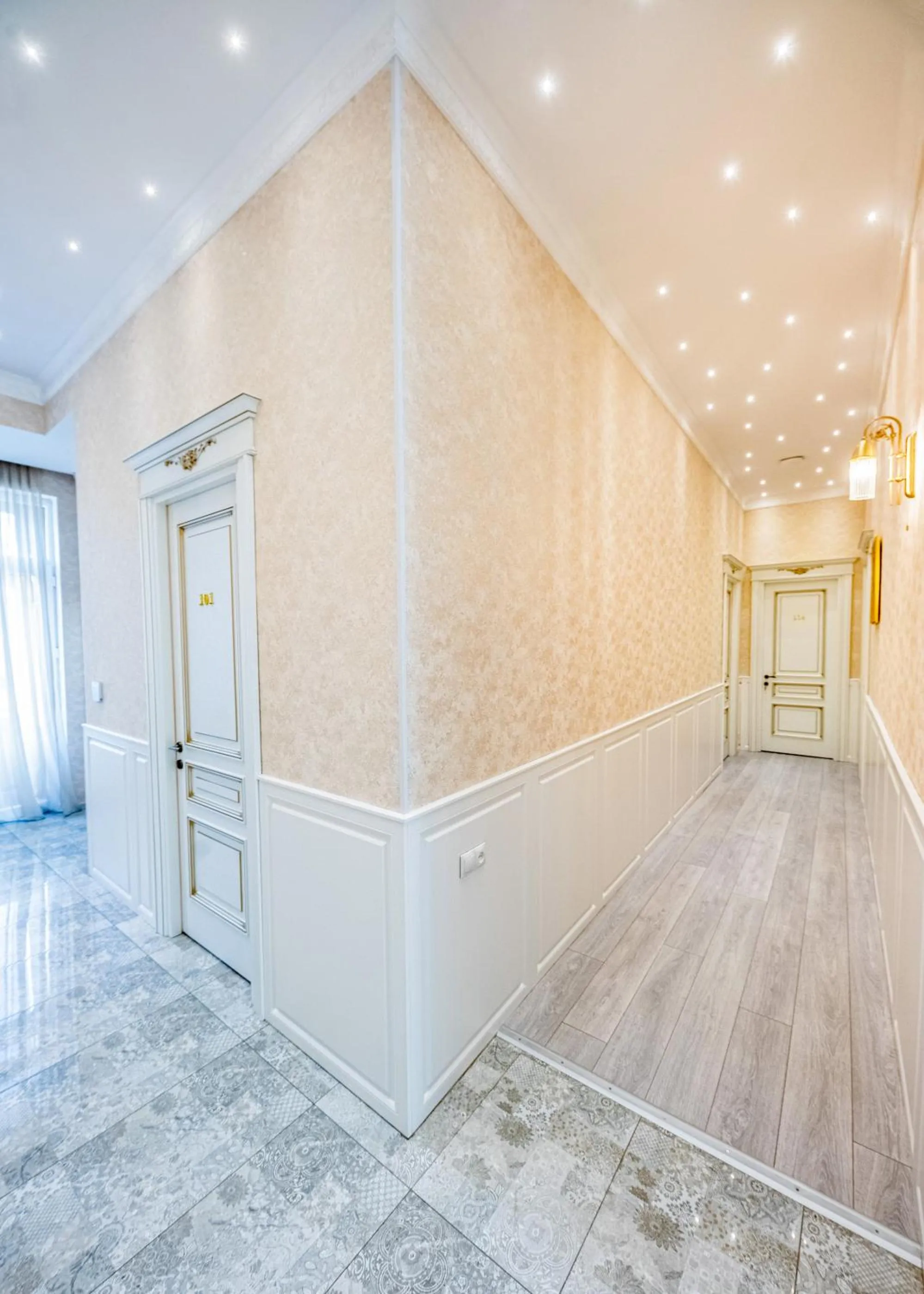 Facade/entrance in Vintage Hotel