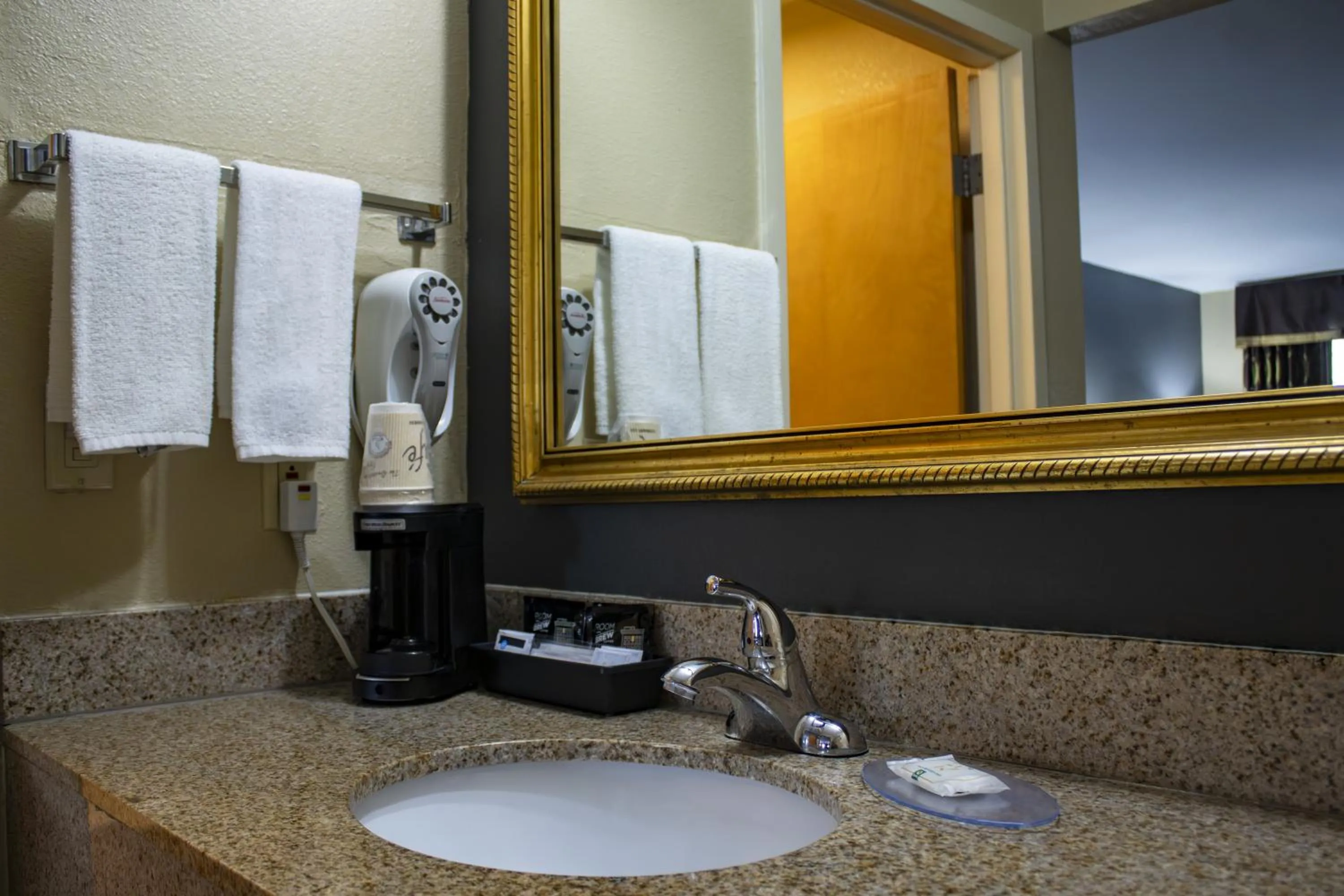 Bathroom in Quality Inn Kenly I-95