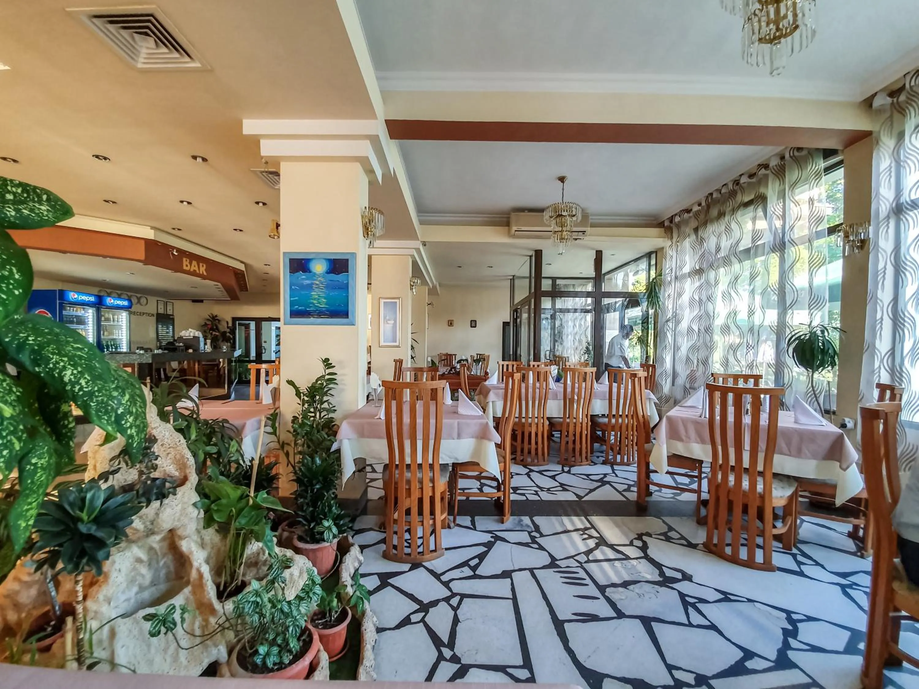 Restaurant/places to eat in Dolna Bania Hotel