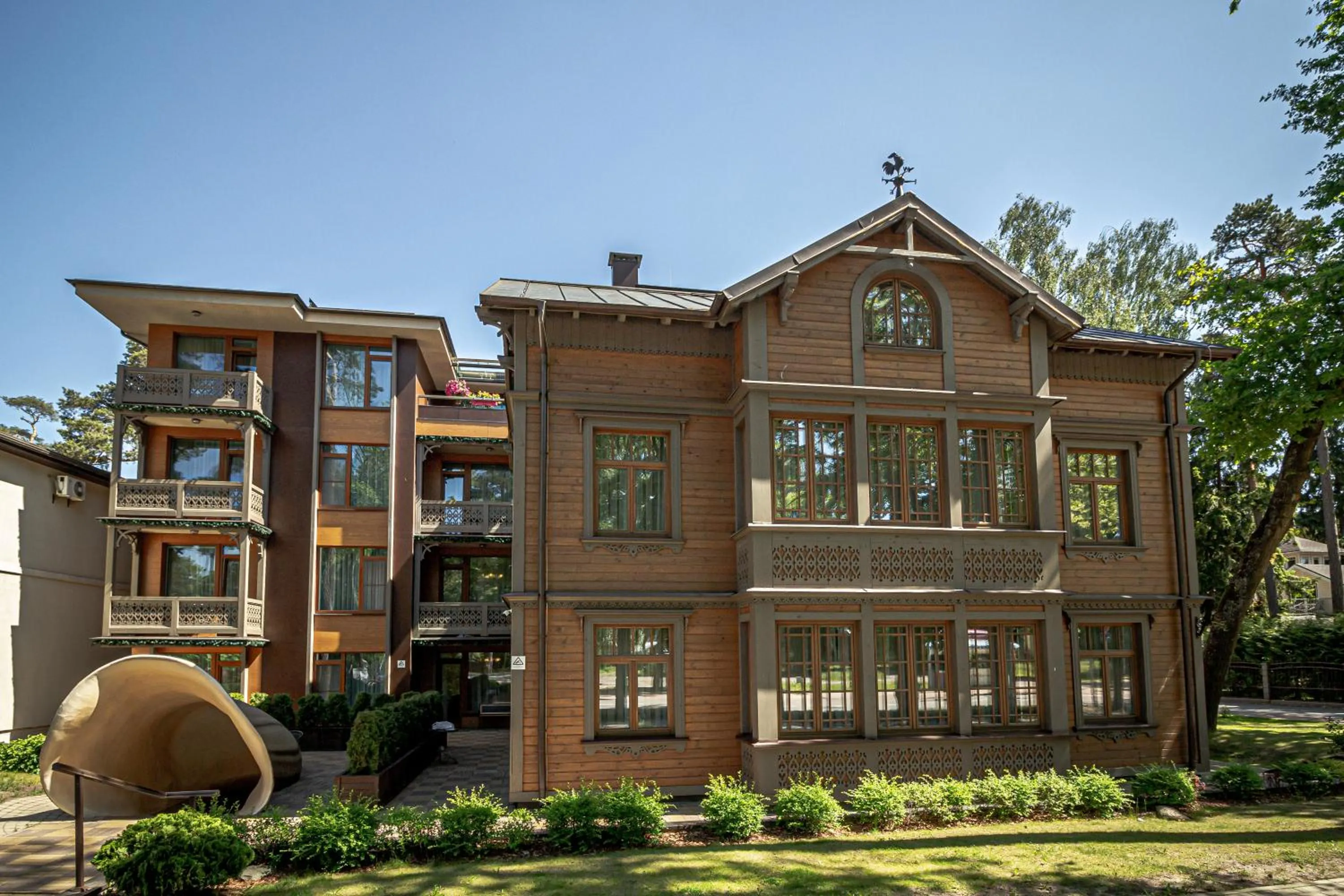 Property building in Villa Alvīne Family Apart-Hotel