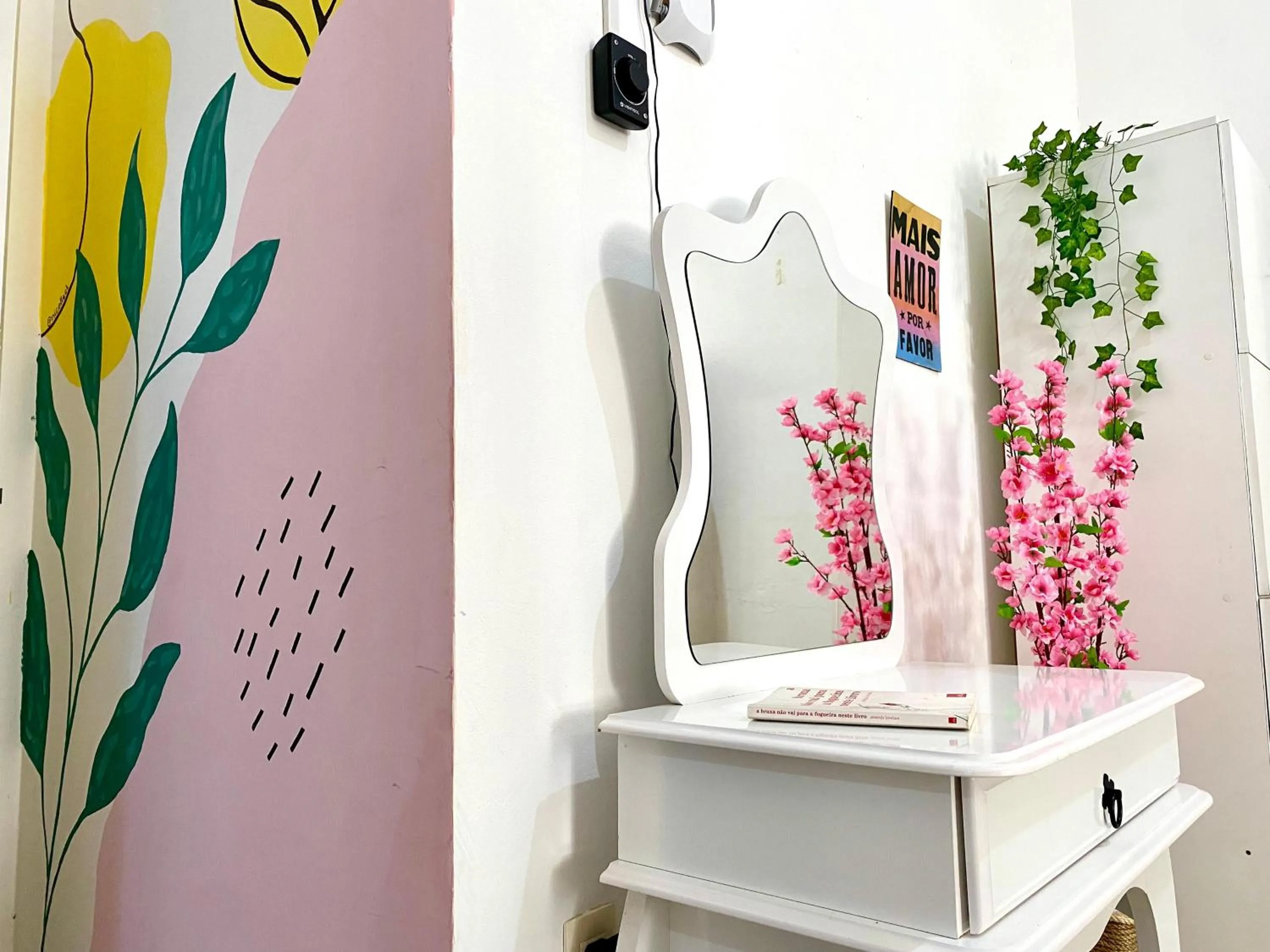 Decorative detail in Pequi hostel