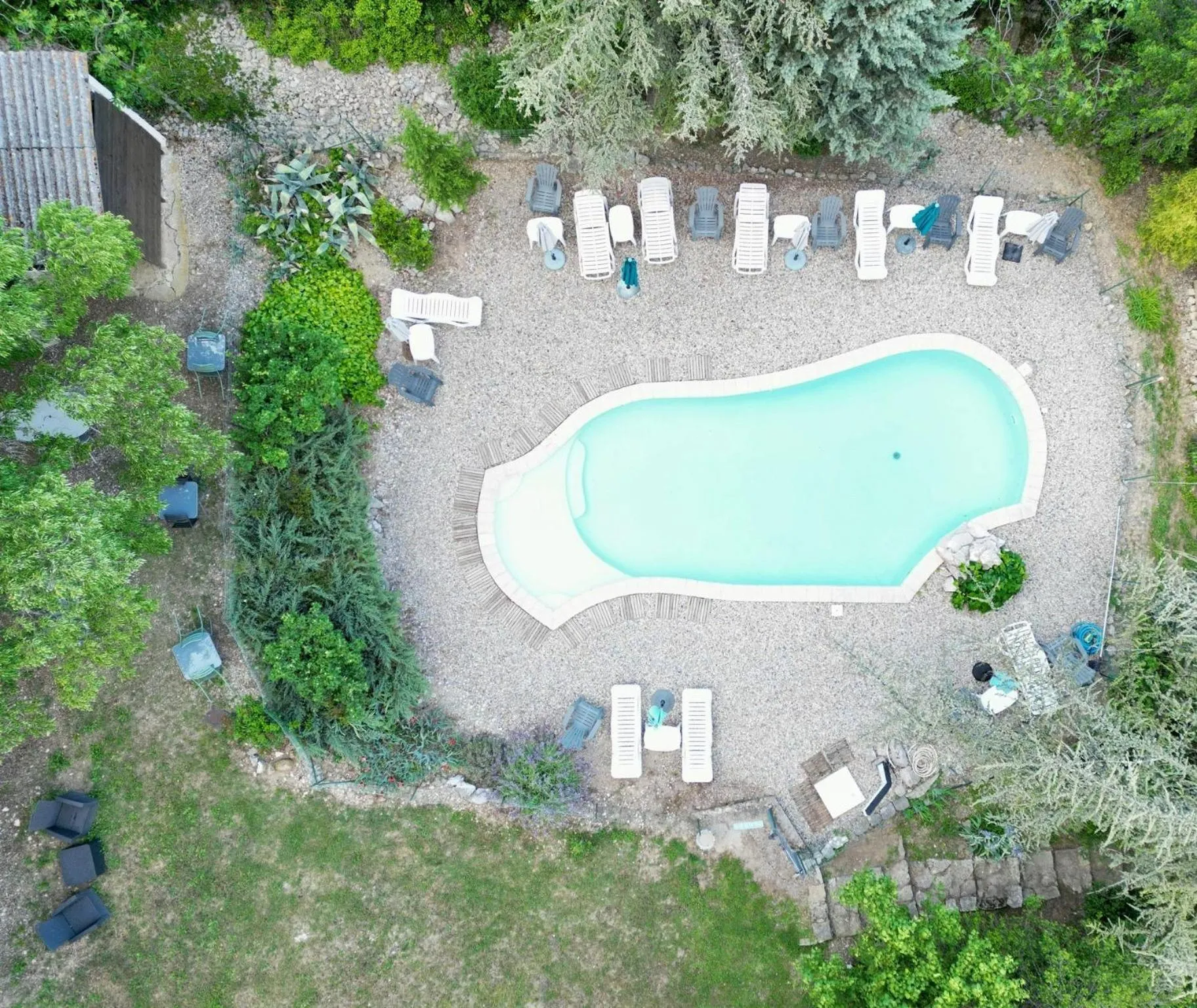 Swimming pool in Chambres d'hôtes les Clapas