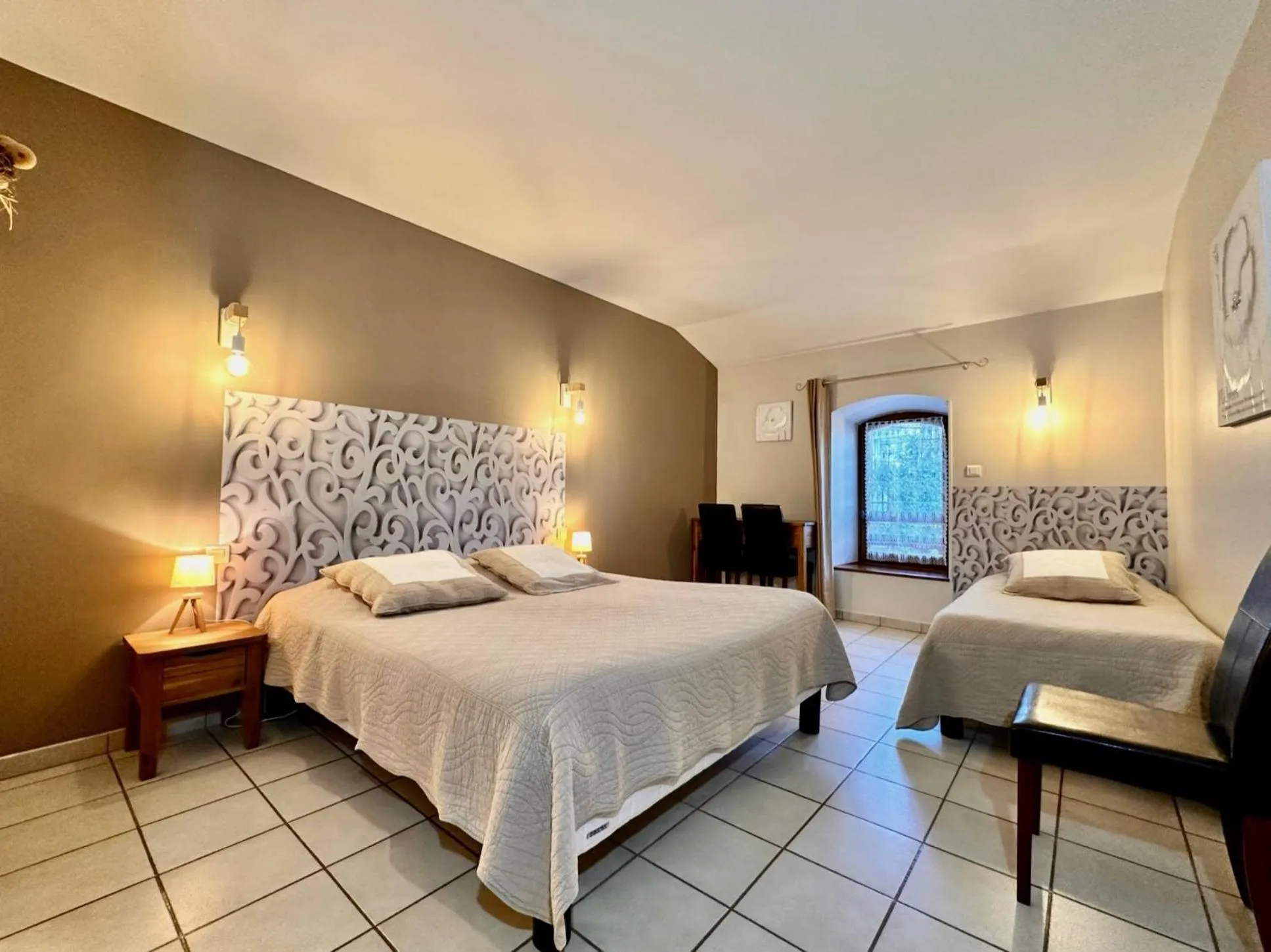 Photo of the whole room, Bed in Chambres d'hôtes les Clapas