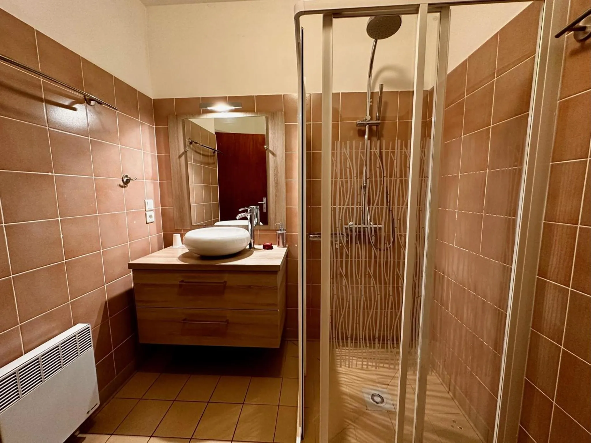 Shower in Chambres d'hôtes les Clapas