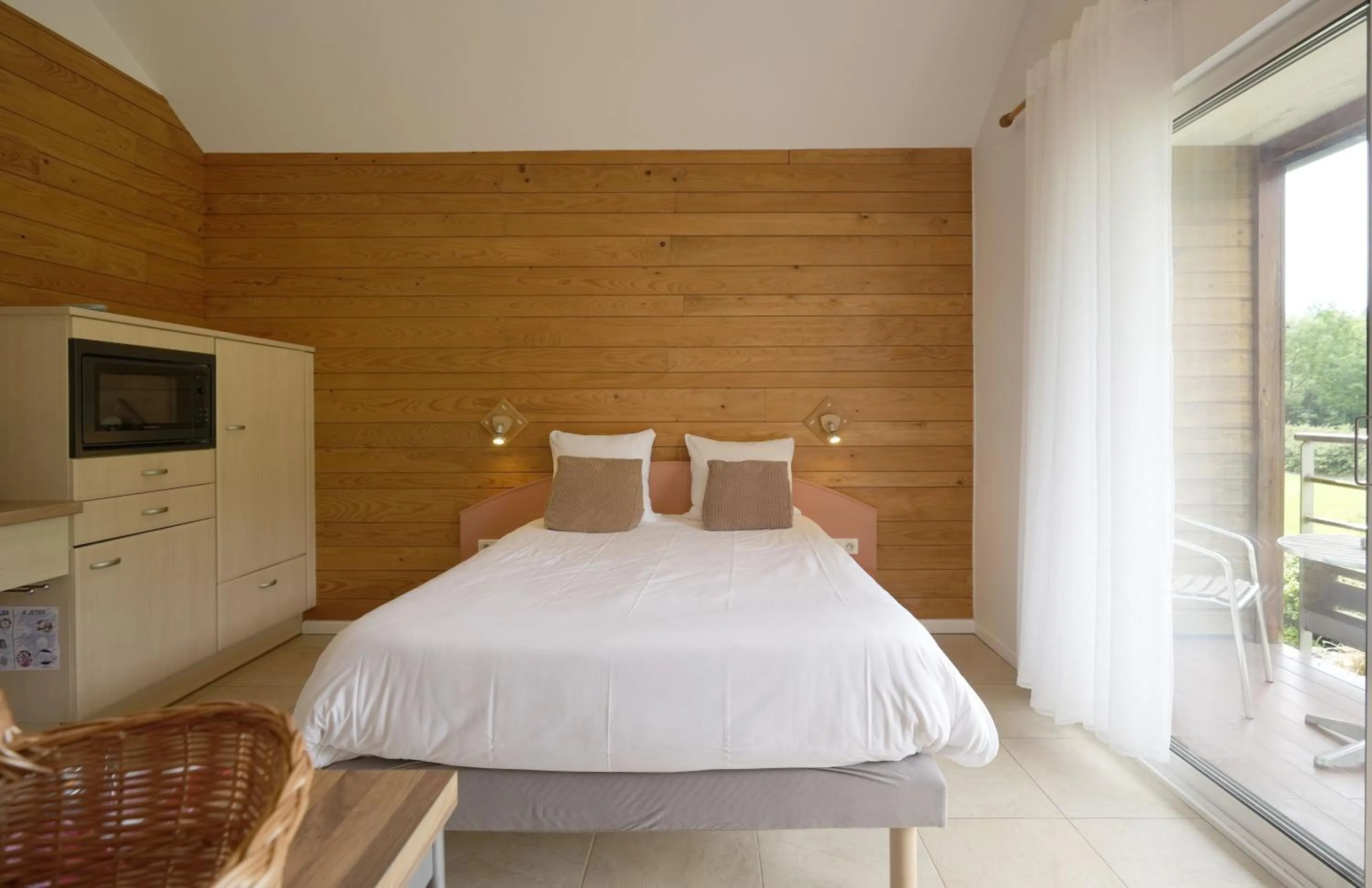 Bedroom, Bed in San-Val' Eau