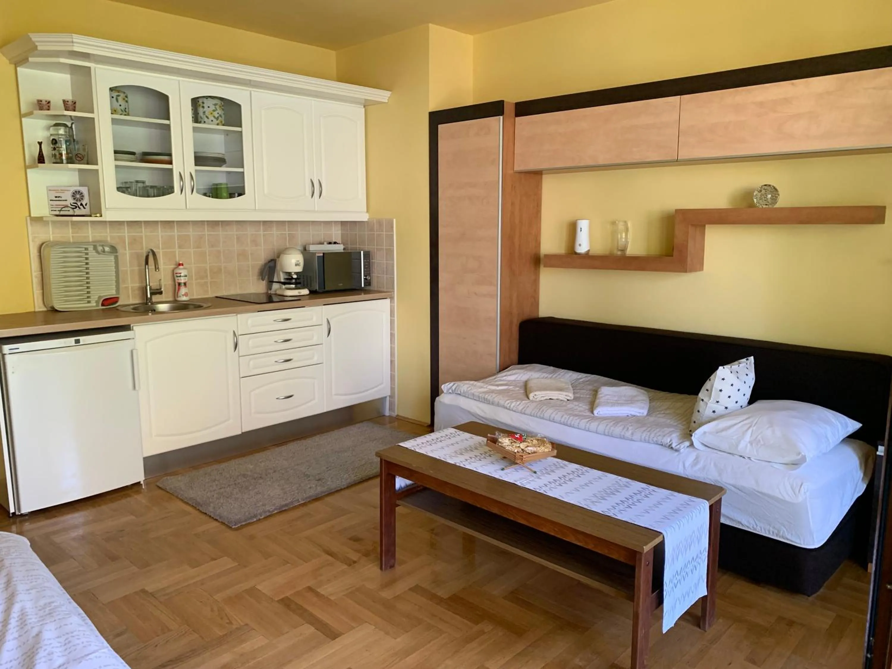 Photo of the whole room, Bed in Mandarin Wellness Apartman