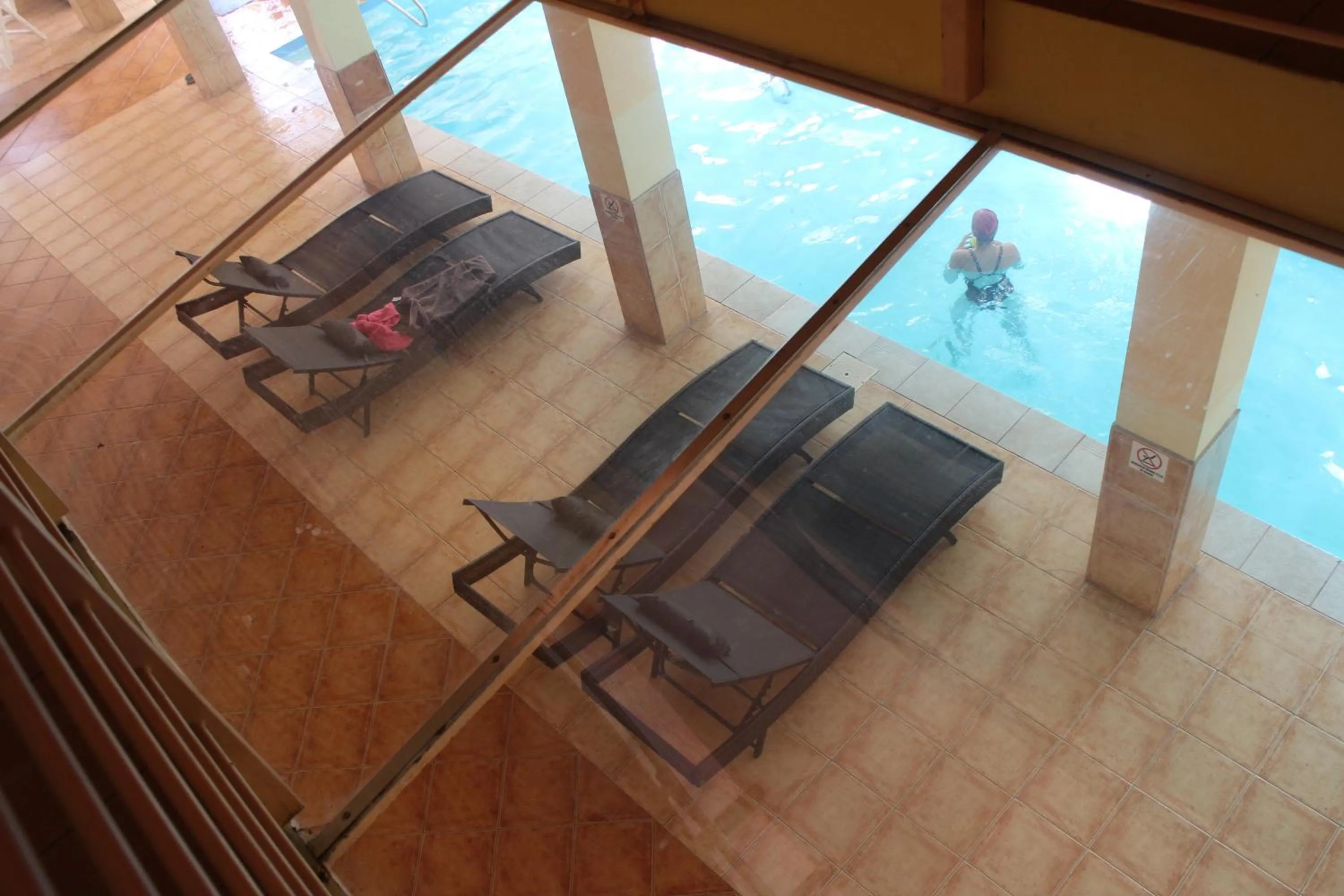 Swimming pool in Mandarin Wellness Apartman