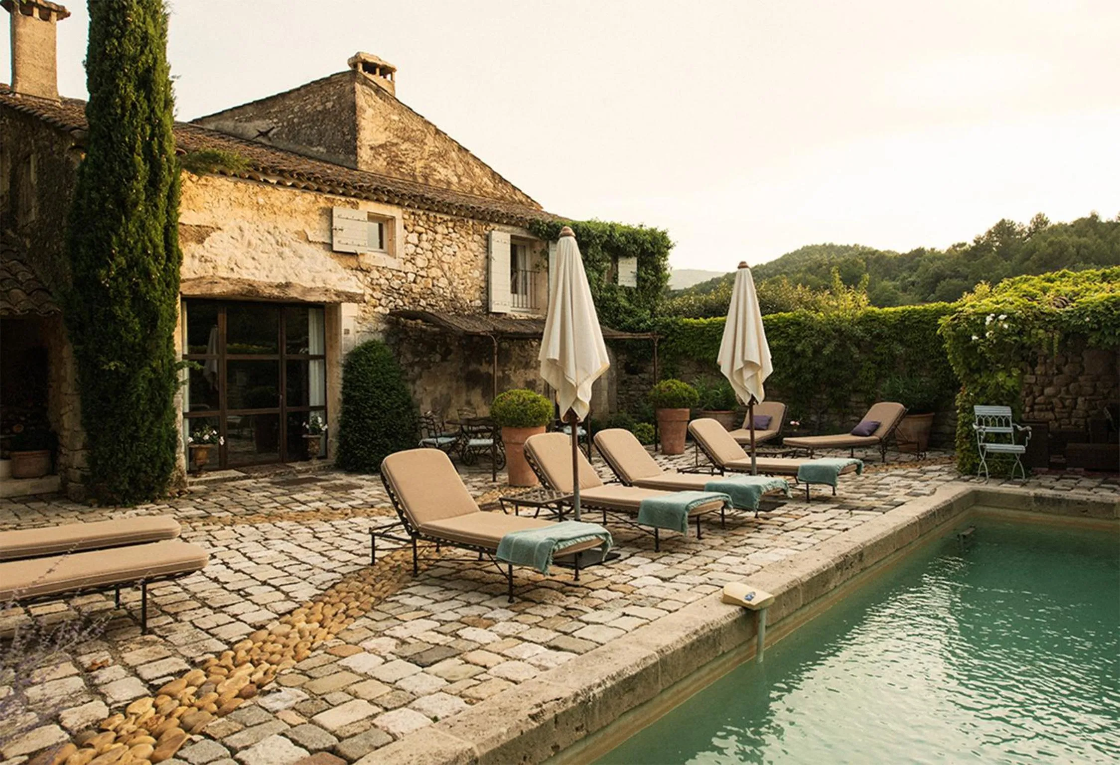 Patio in La Bastide de Marie, Maisons et Hôtels Sibuet