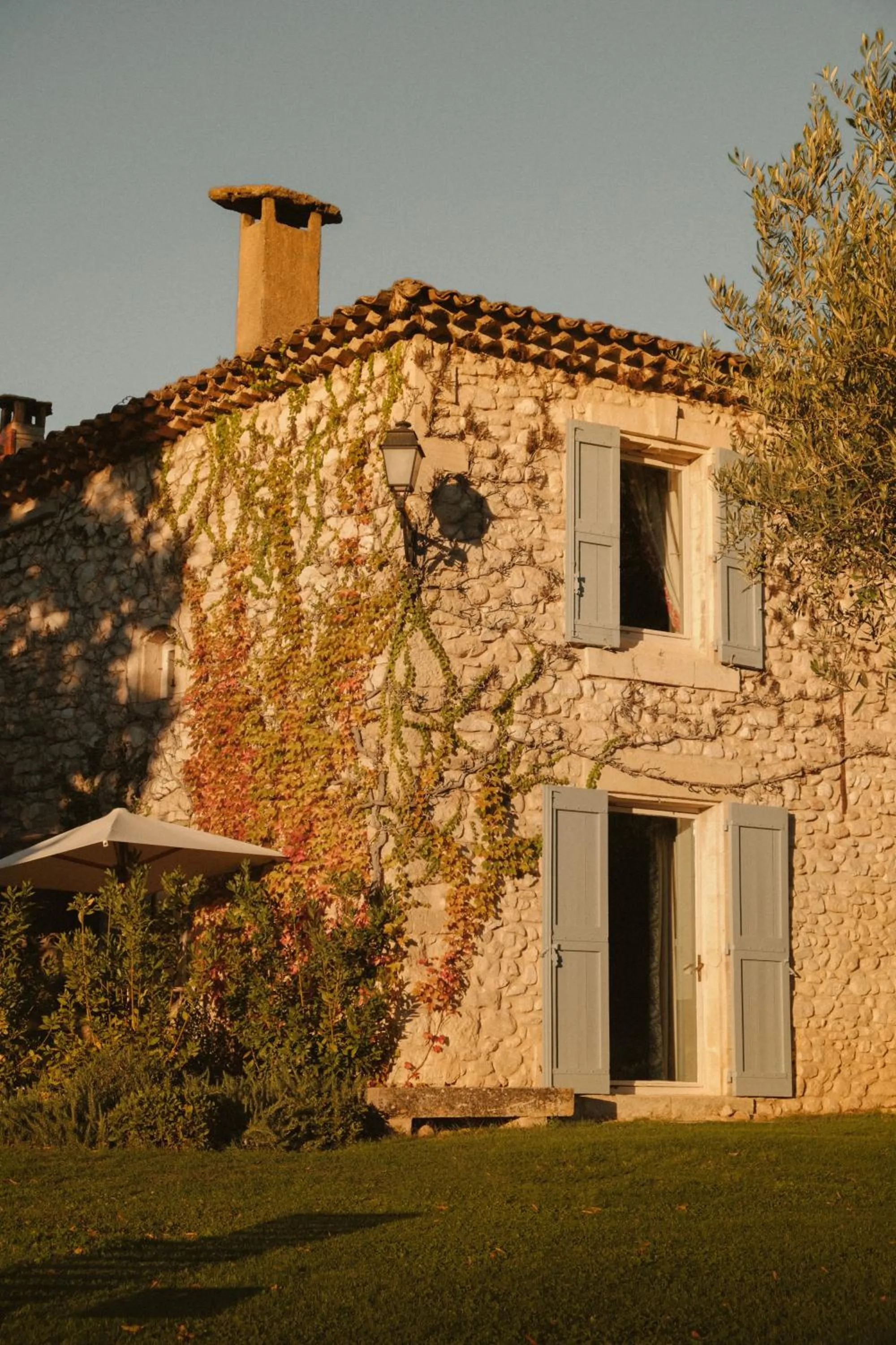 Property building in La Bastide de Marie, Maisons et Hôtels Sibuet