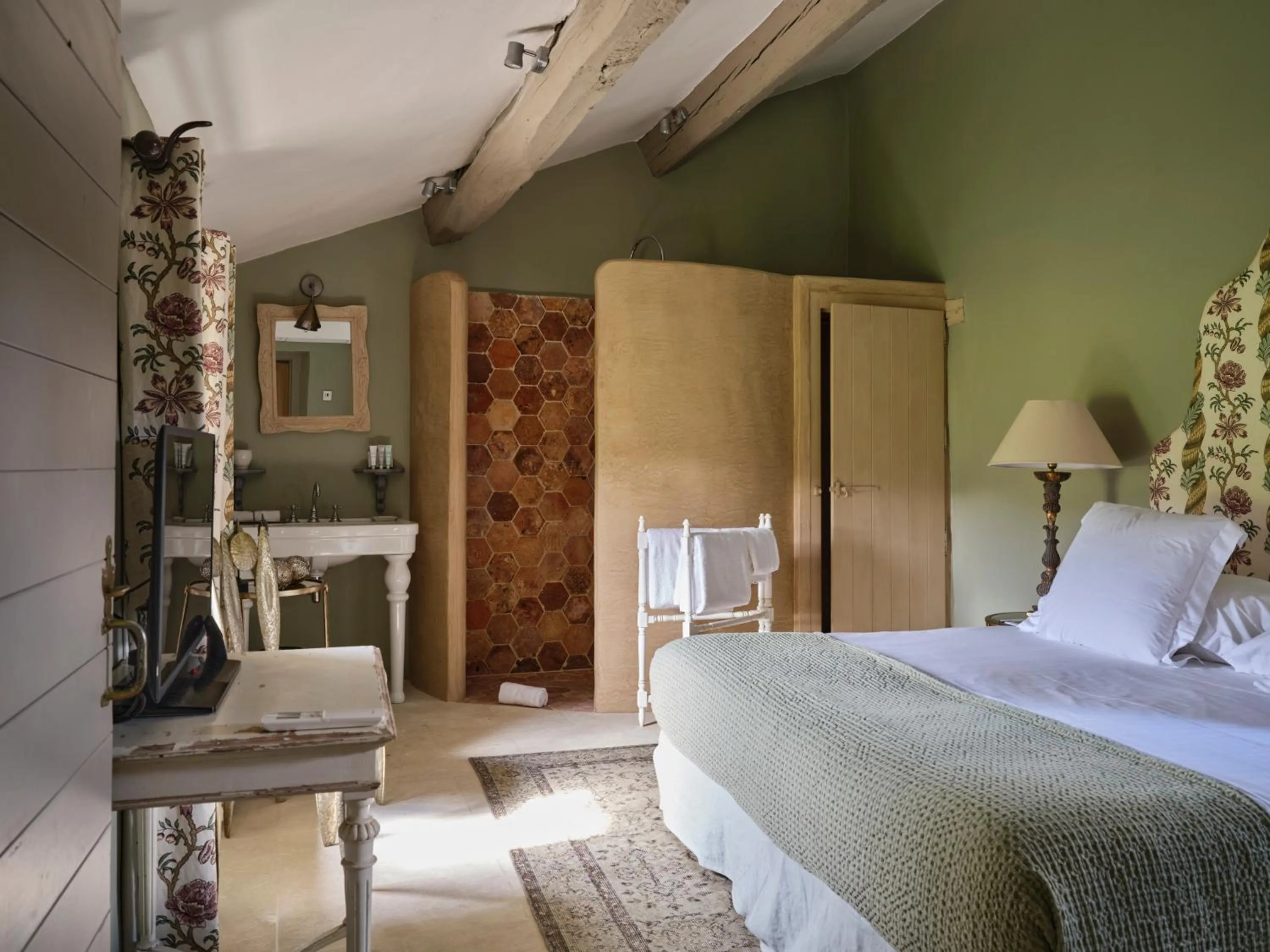Bedroom, Bed in La Bastide de Marie, Maisons et Hôtels Sibuet