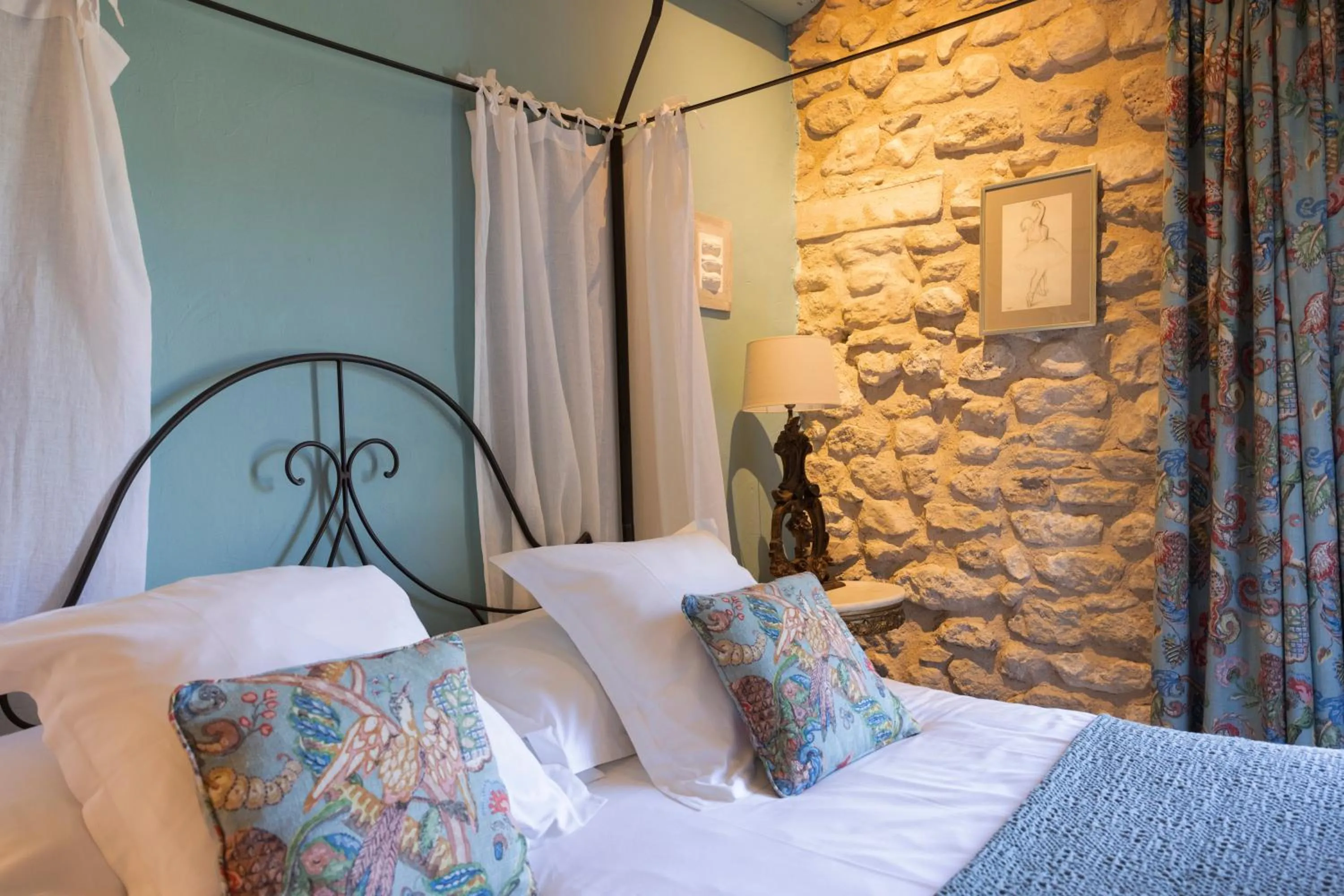 Bedroom, Bed in La Bastide de Marie, Maisons et Hôtels Sibuet