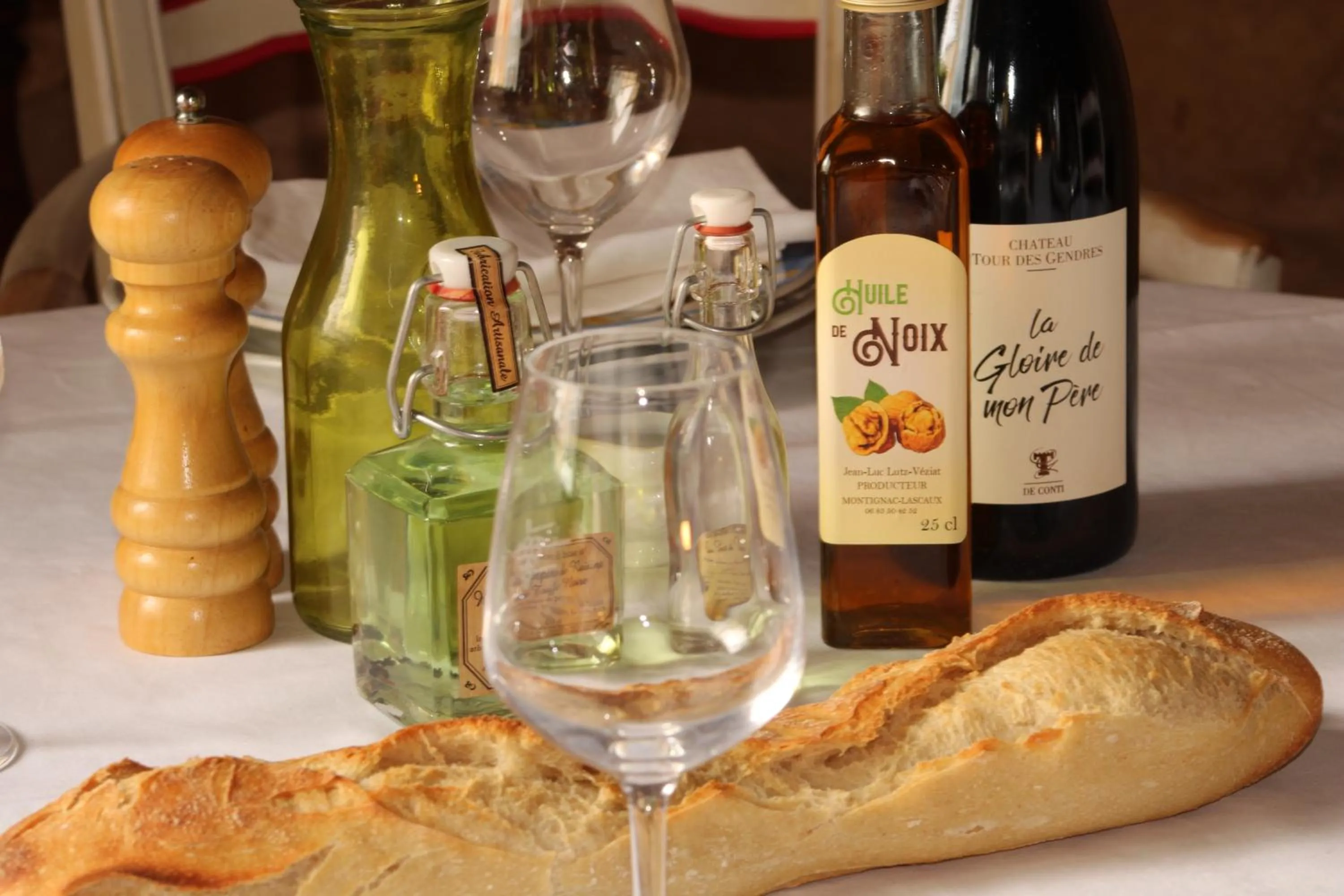 Food and drinks in La Roseraie Hôtel Restaurant