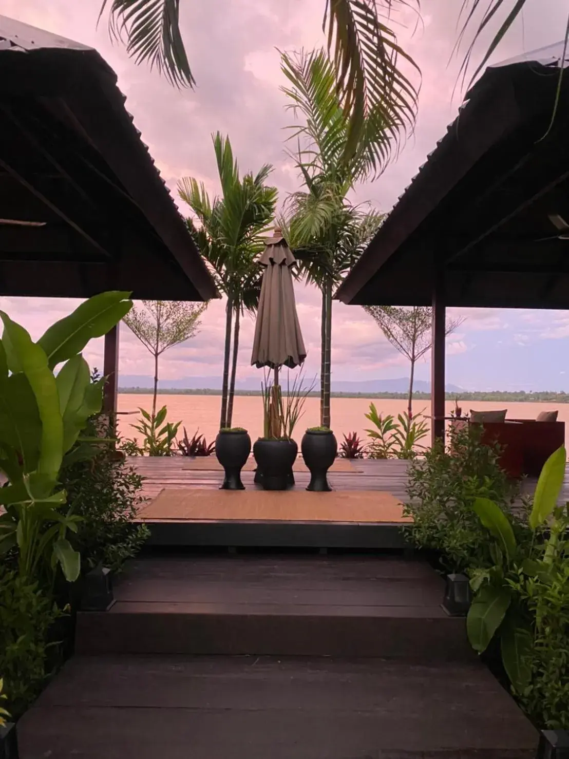 Restaurant/places to eat in The Riviera Champasak Restaurant/places to eat in The Riviera Champasak