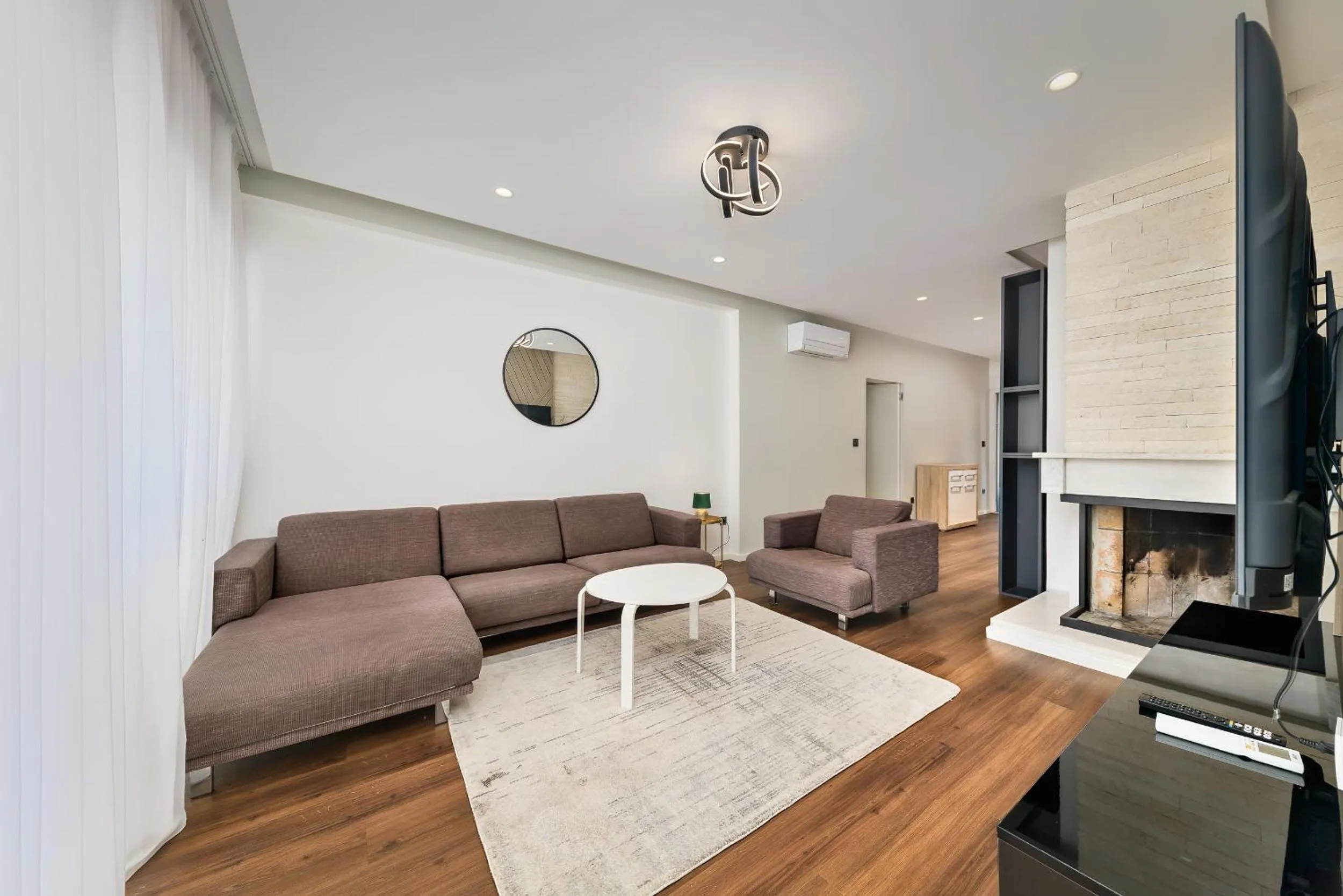 TV and multimedia in Villa Madison