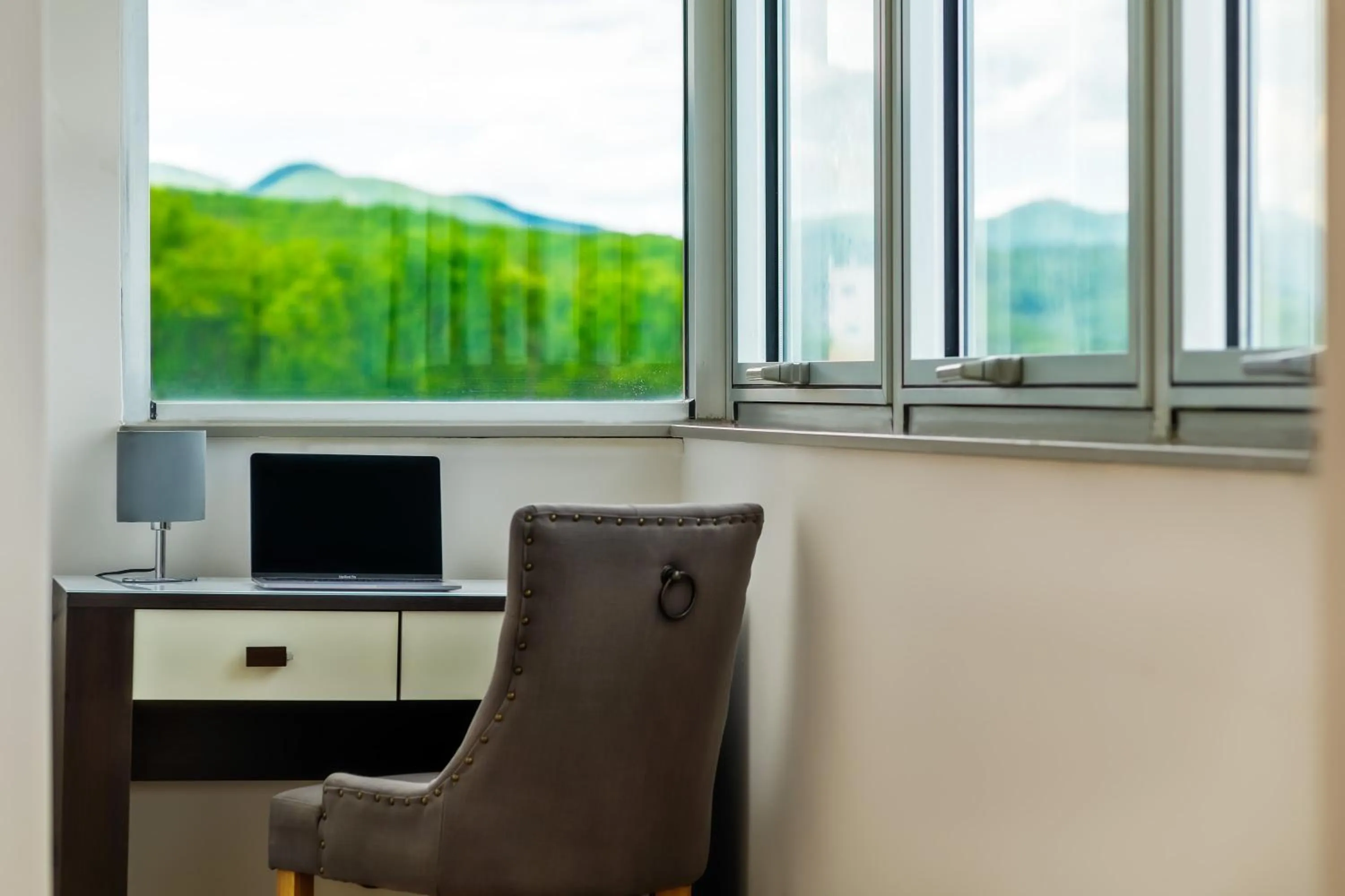 Business facilities in Villa Madison