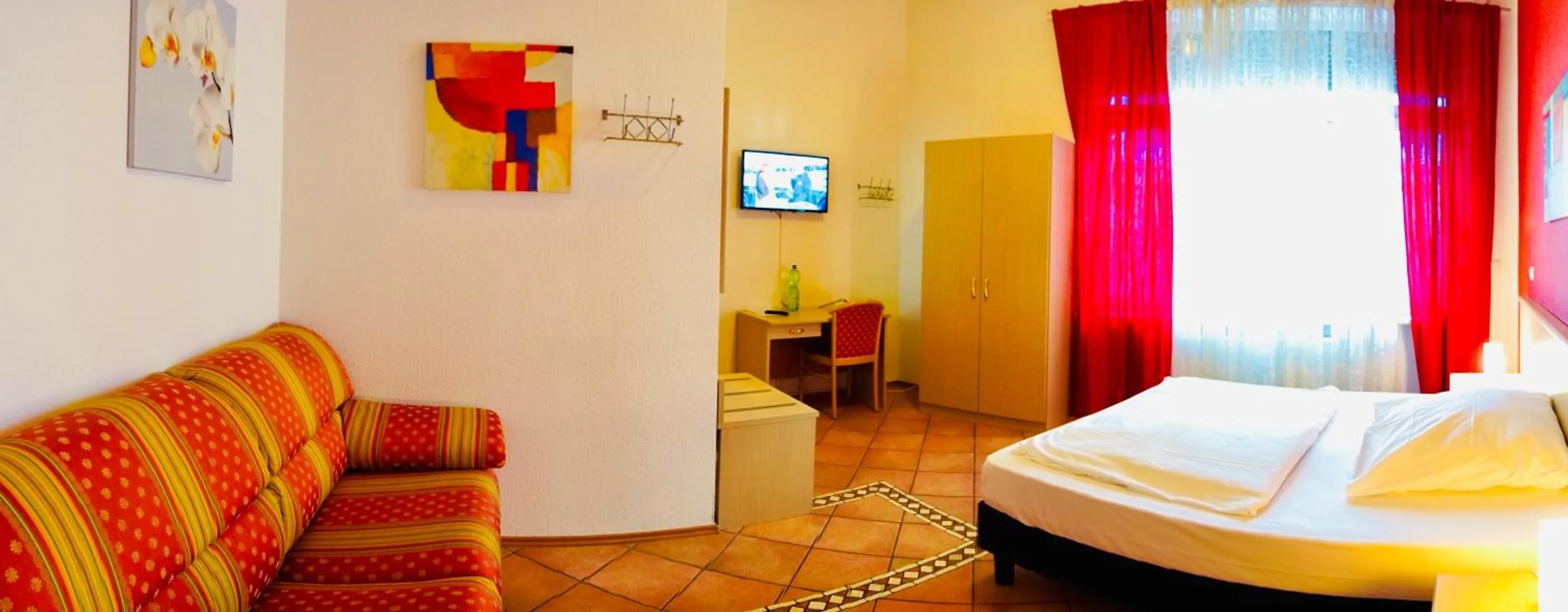 Photo of the whole room, Bed in Hotel Aurelia