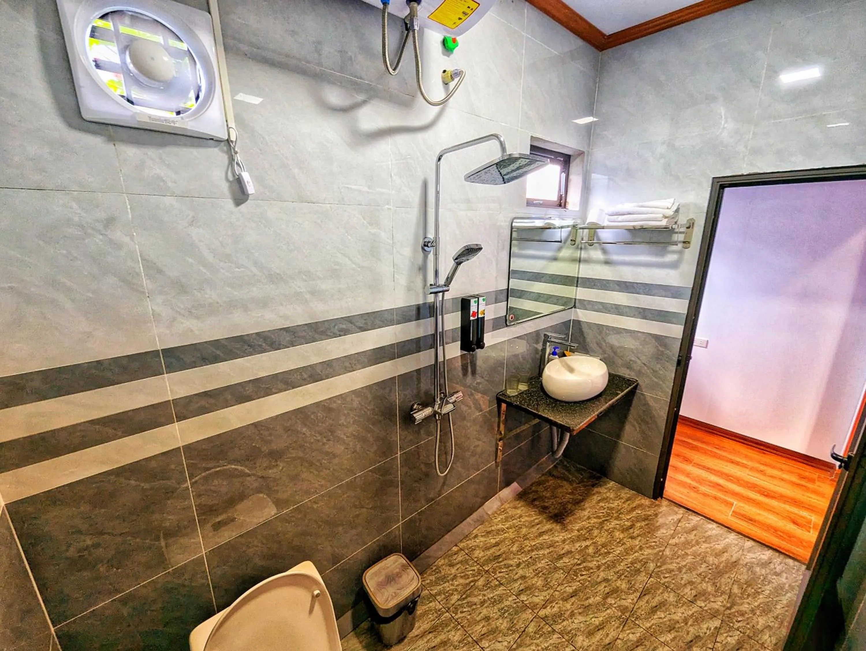 Bathroom in Ninh Binh Greenland Homestay