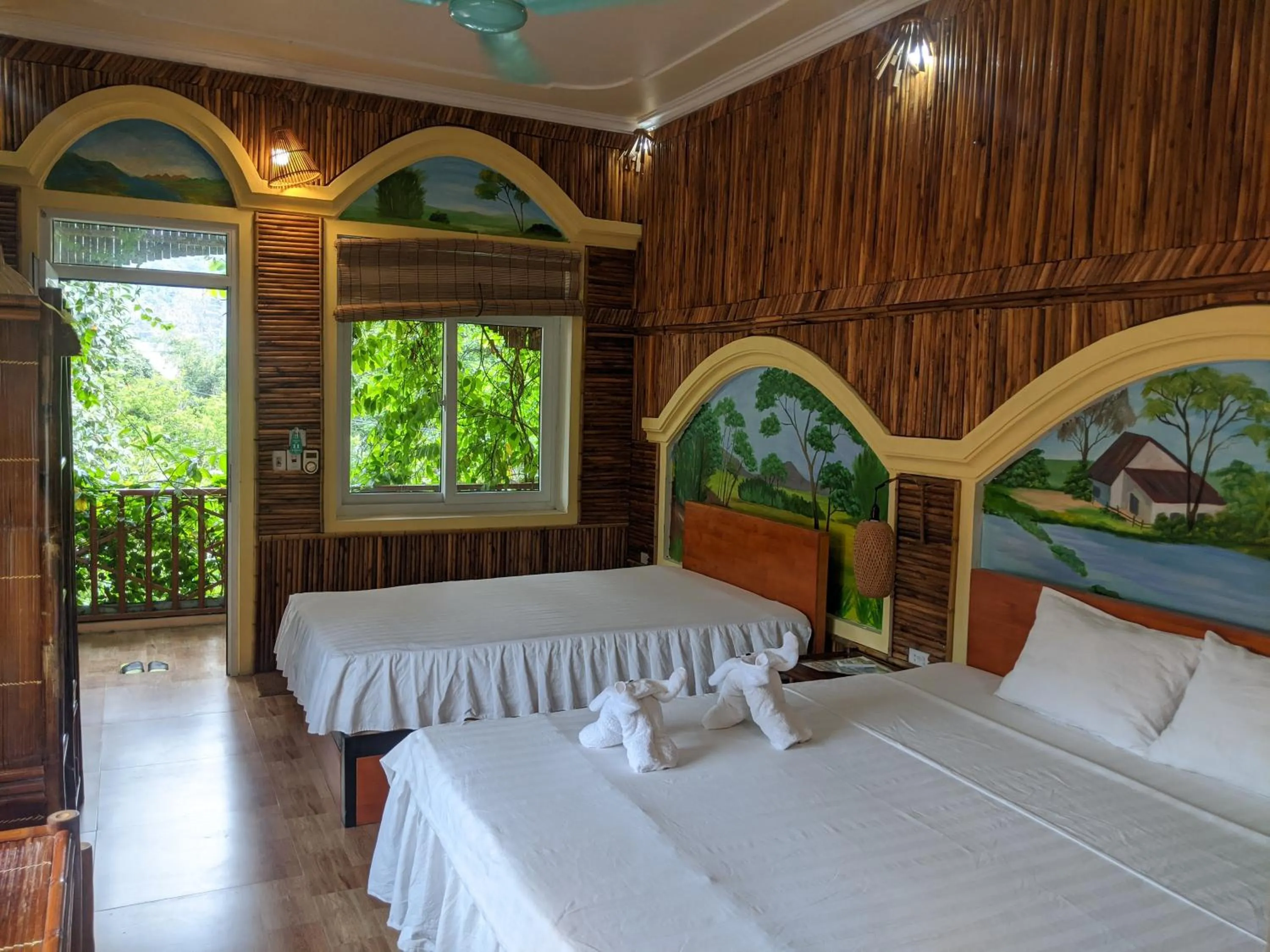 Bed in Ninh Binh Greenland Homestay