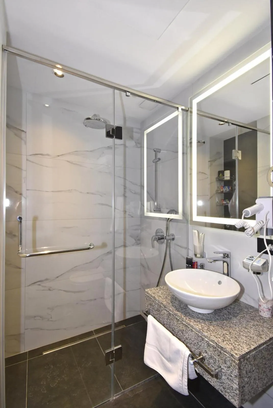 Bathroom in Avenue ApartHotel