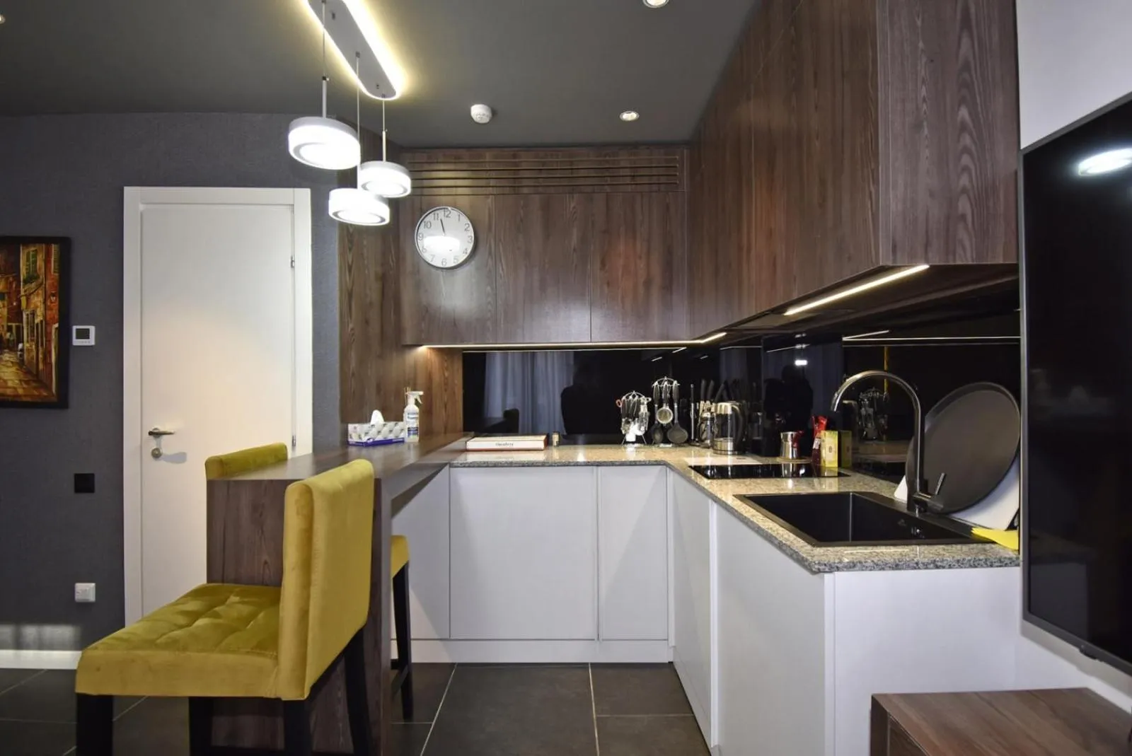Kitchen or kitchenette in Avenue ApartHotel