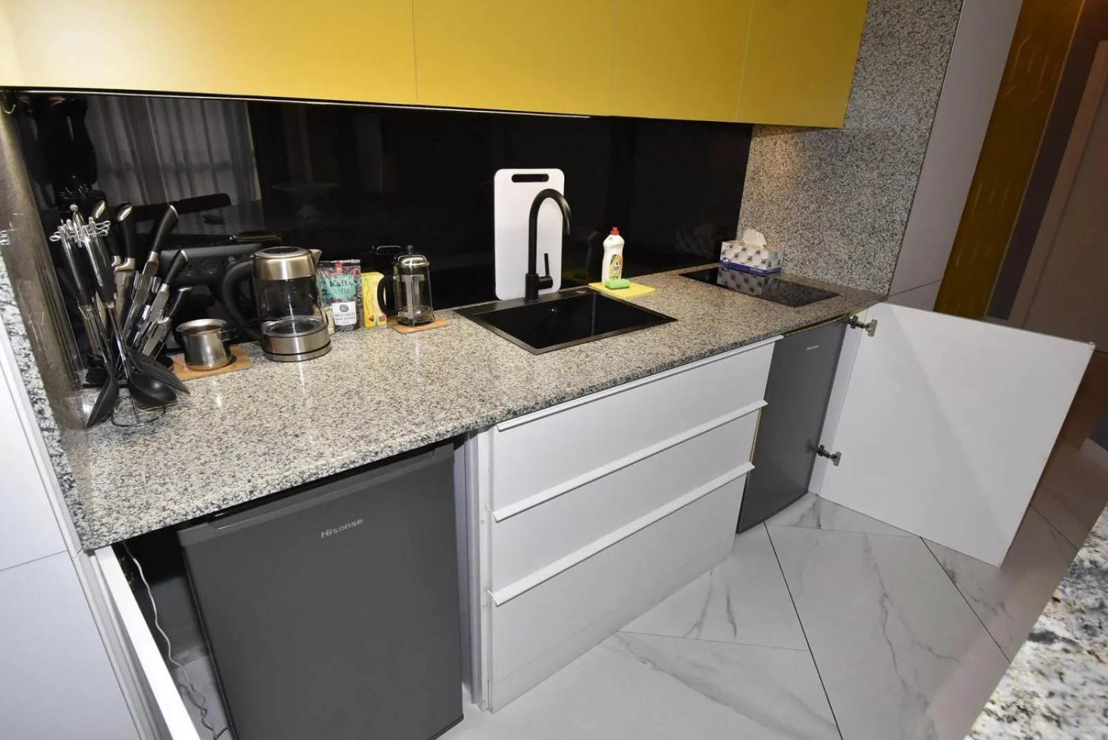 Kitchen or kitchenette in Avenue ApartHotel
