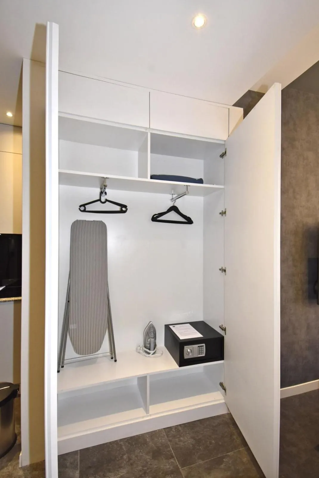 safe in Avenue ApartHotel