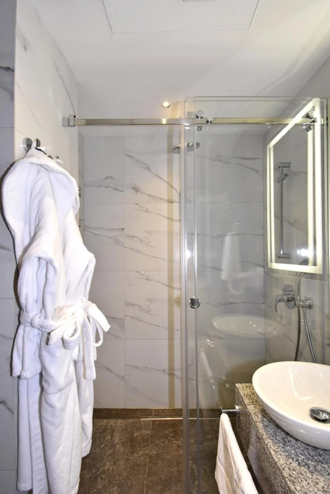 Bathroom in Avenue ApartHotel