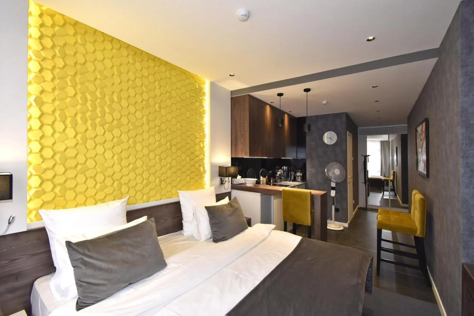 Bed in Avenue ApartHotel