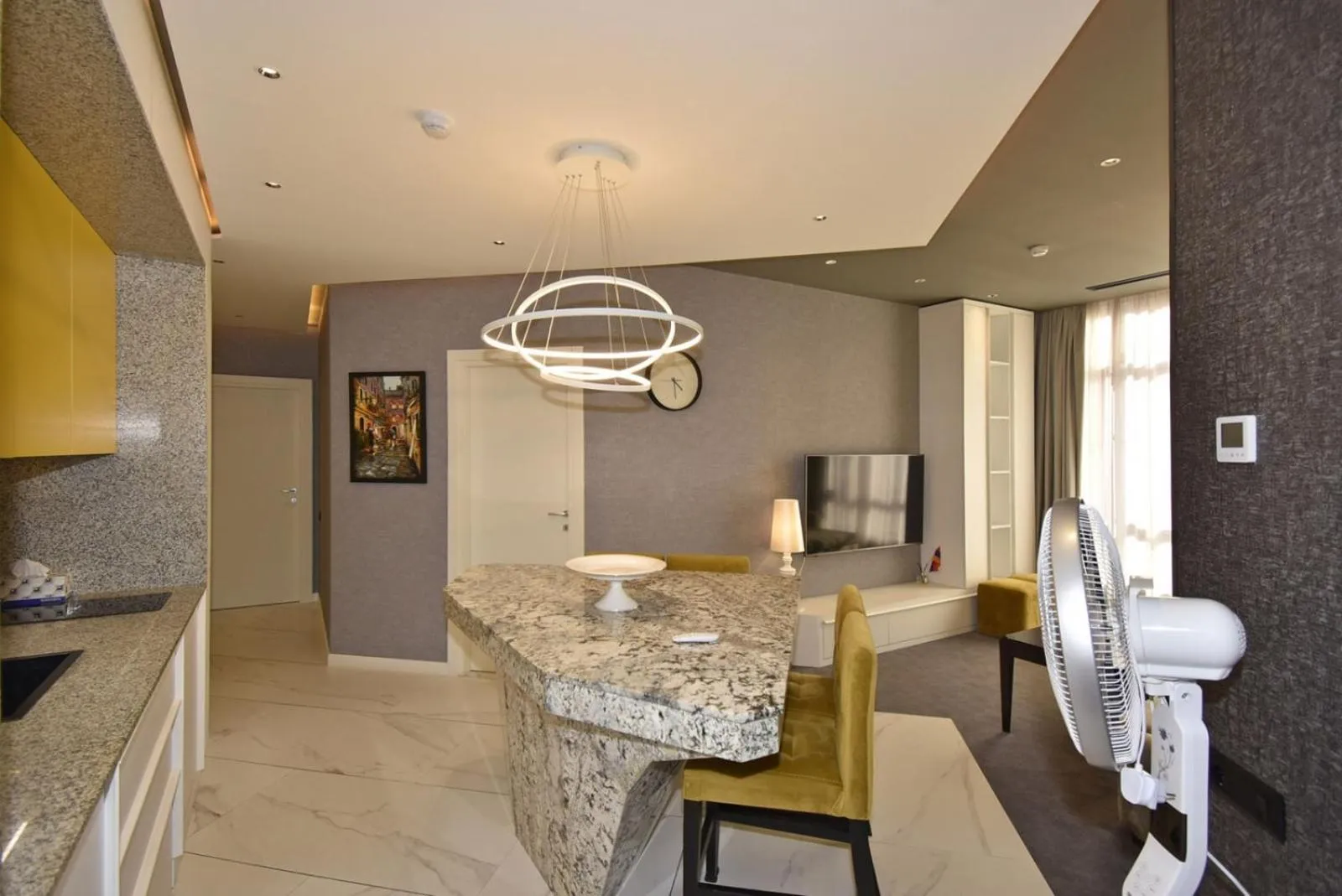 Photo of the whole room in Avenue ApartHotel