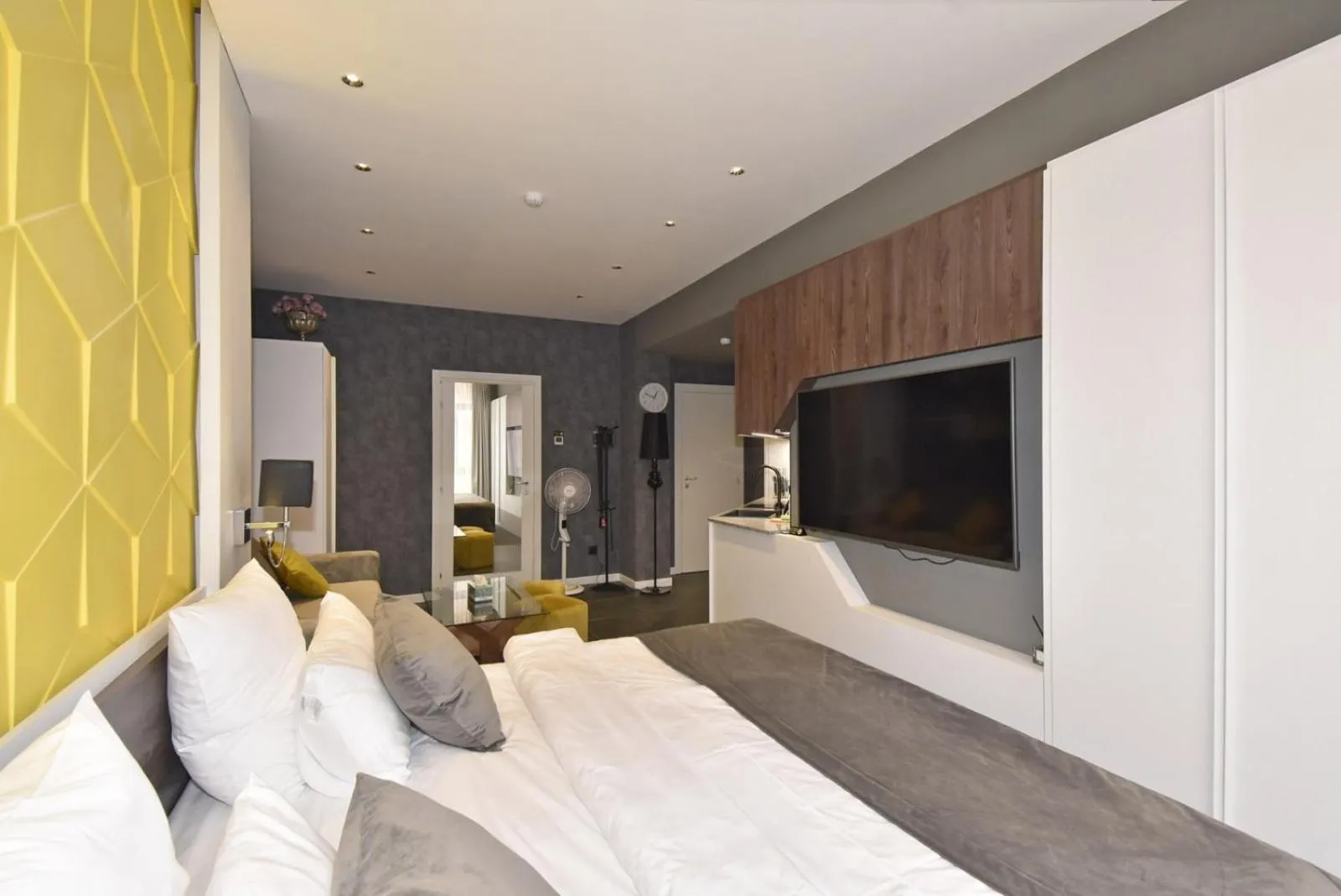 Photo of the whole room, Bed in Avenue ApartHotel