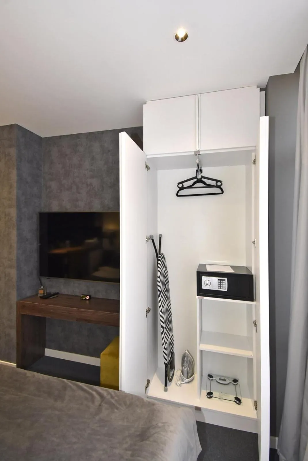 safe in Avenue ApartHotel