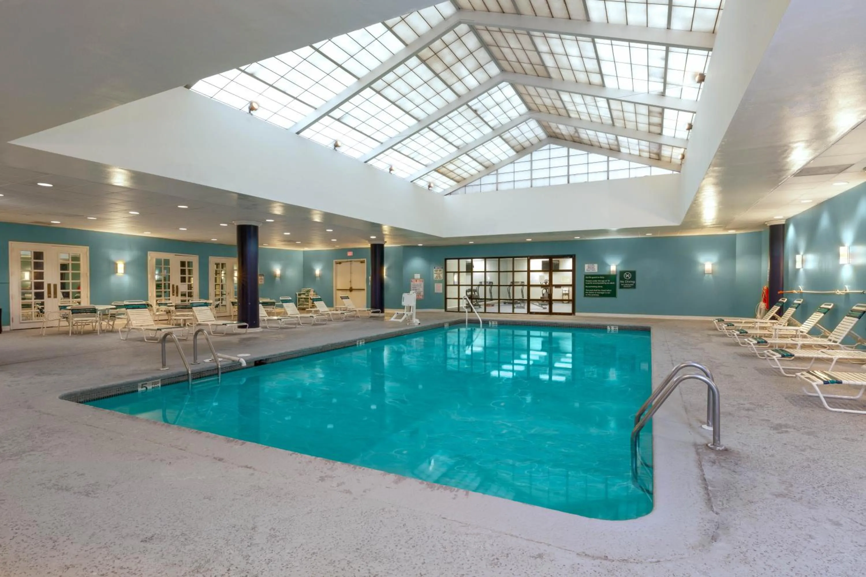 Swimming pool in La Quinta by Wyndham Secaucus Meadowlands