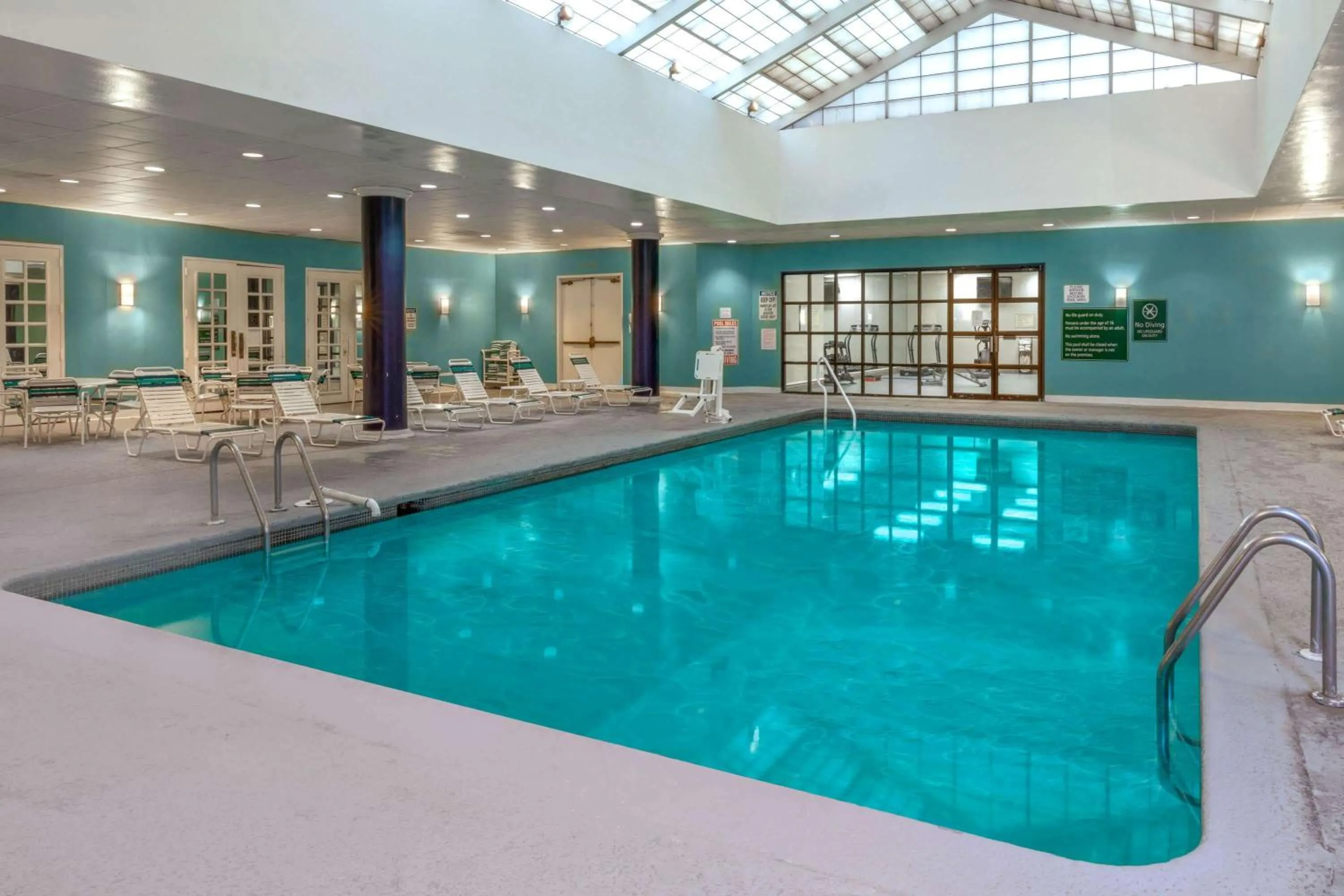 Swimming pool in La Quinta by Wyndham Secaucus Meadowlands