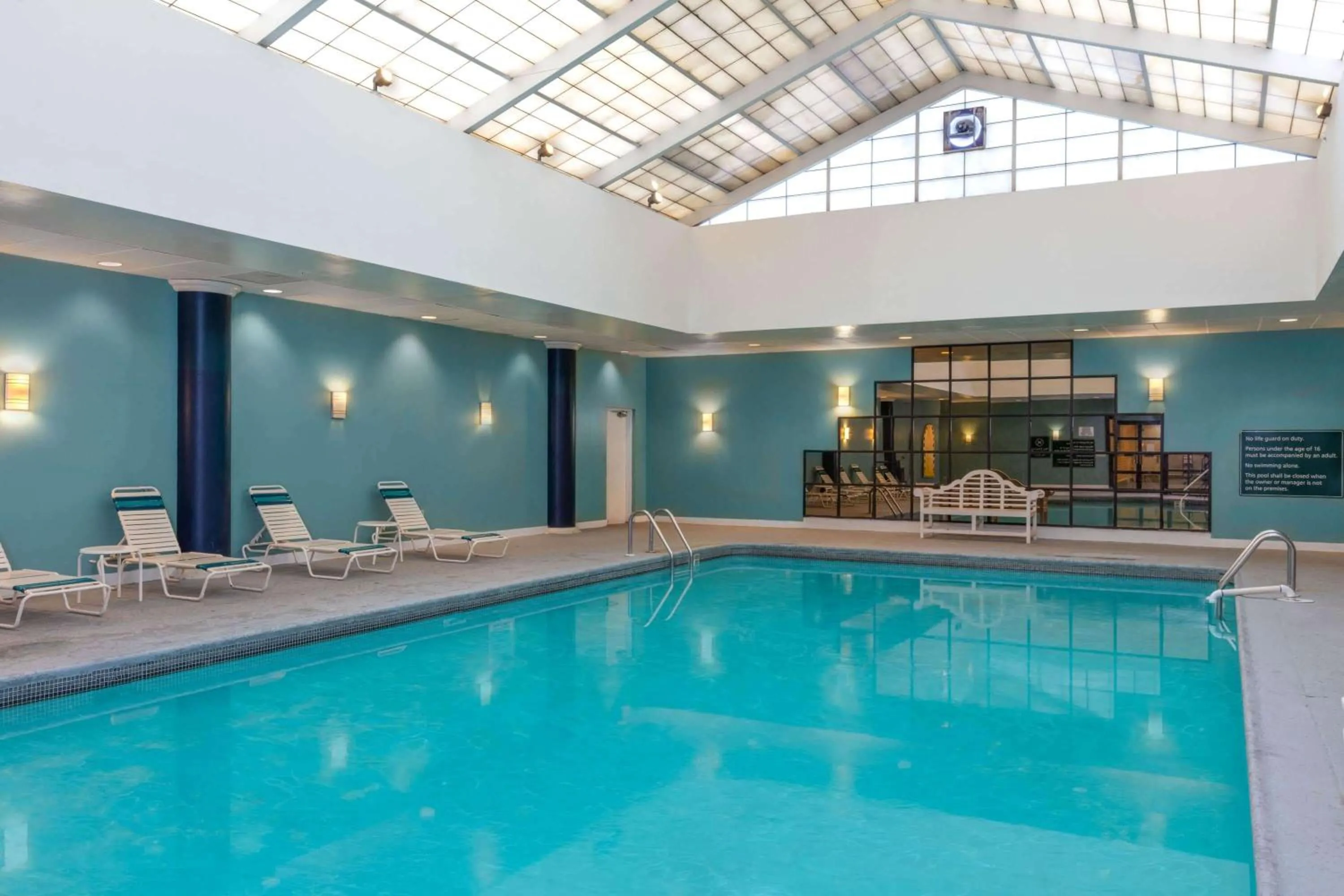 Swimming pool in La Quinta by Wyndham Secaucus Meadowlands