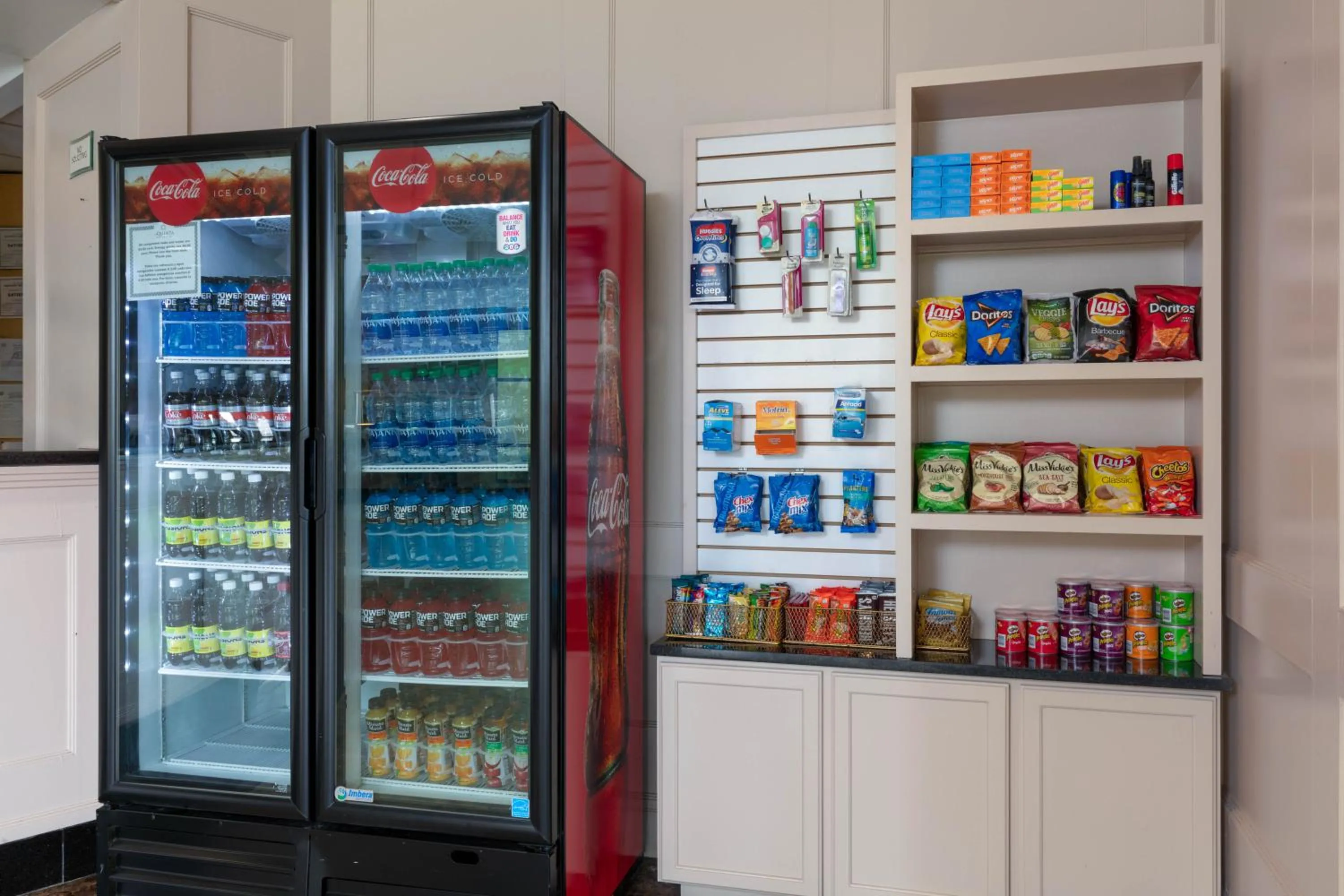 On-site shops in La Quinta by Wyndham Secaucus Meadowlands