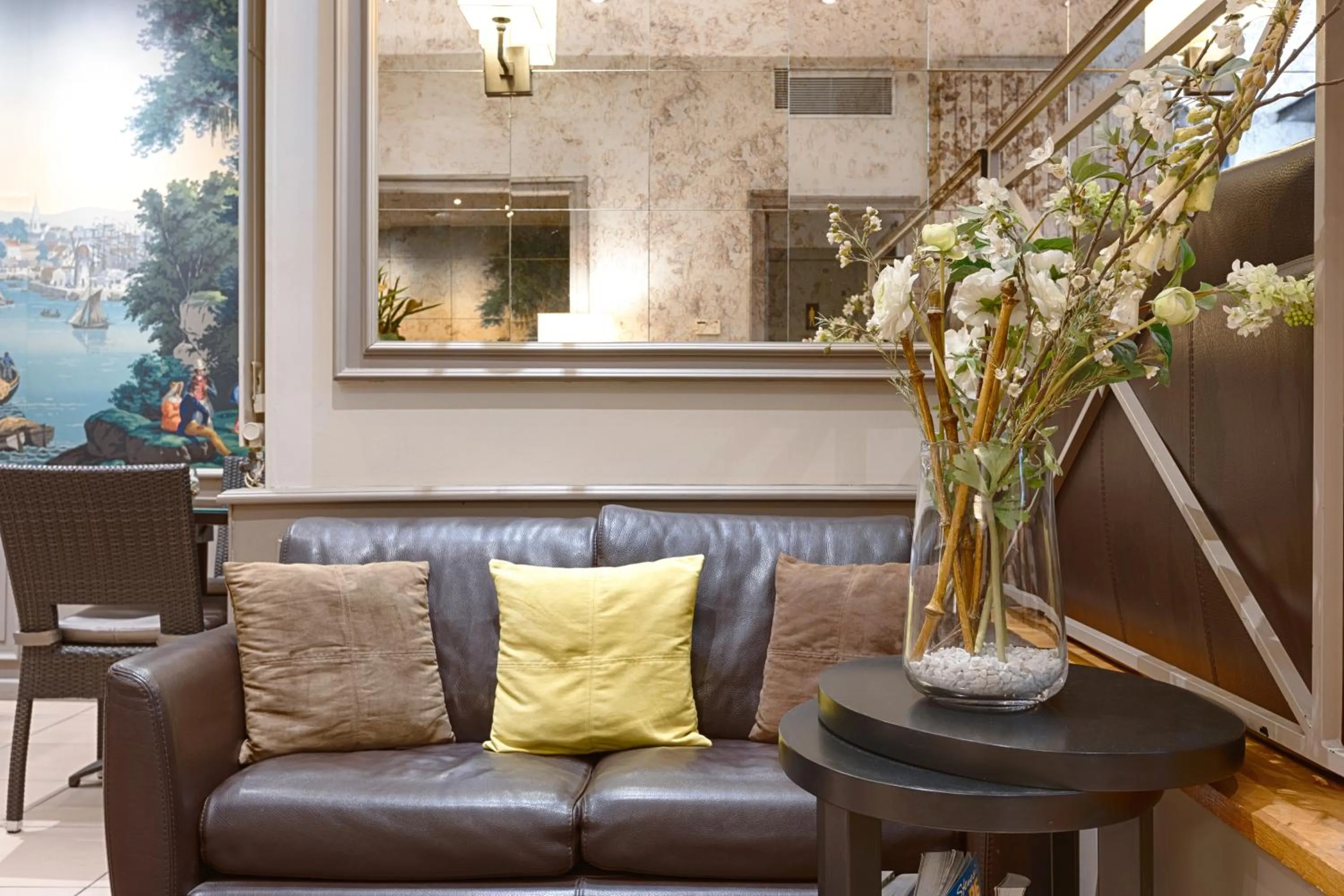 Living room in Hôtel Le Beaugency