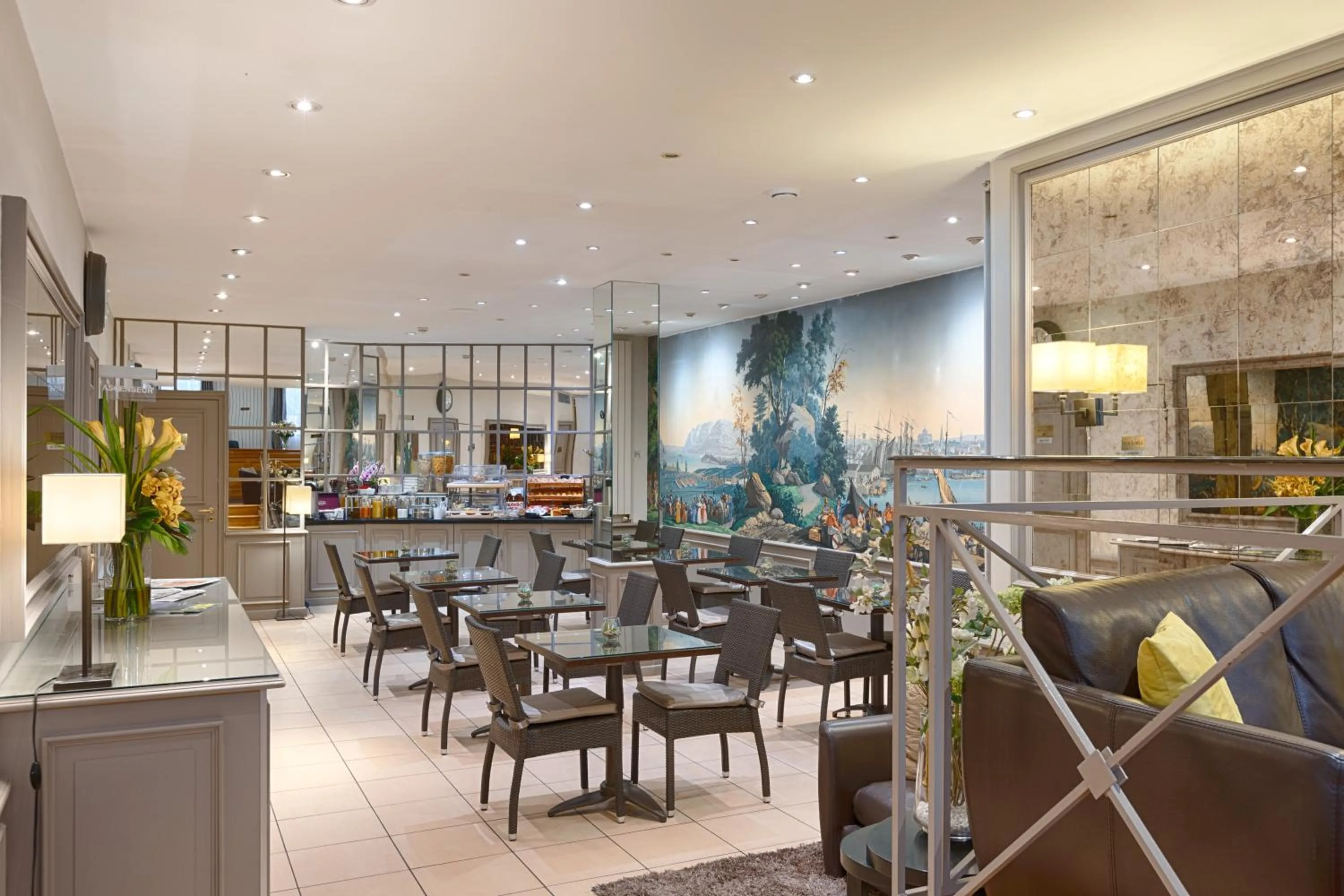 Breakfast in Hôtel Le Beaugency