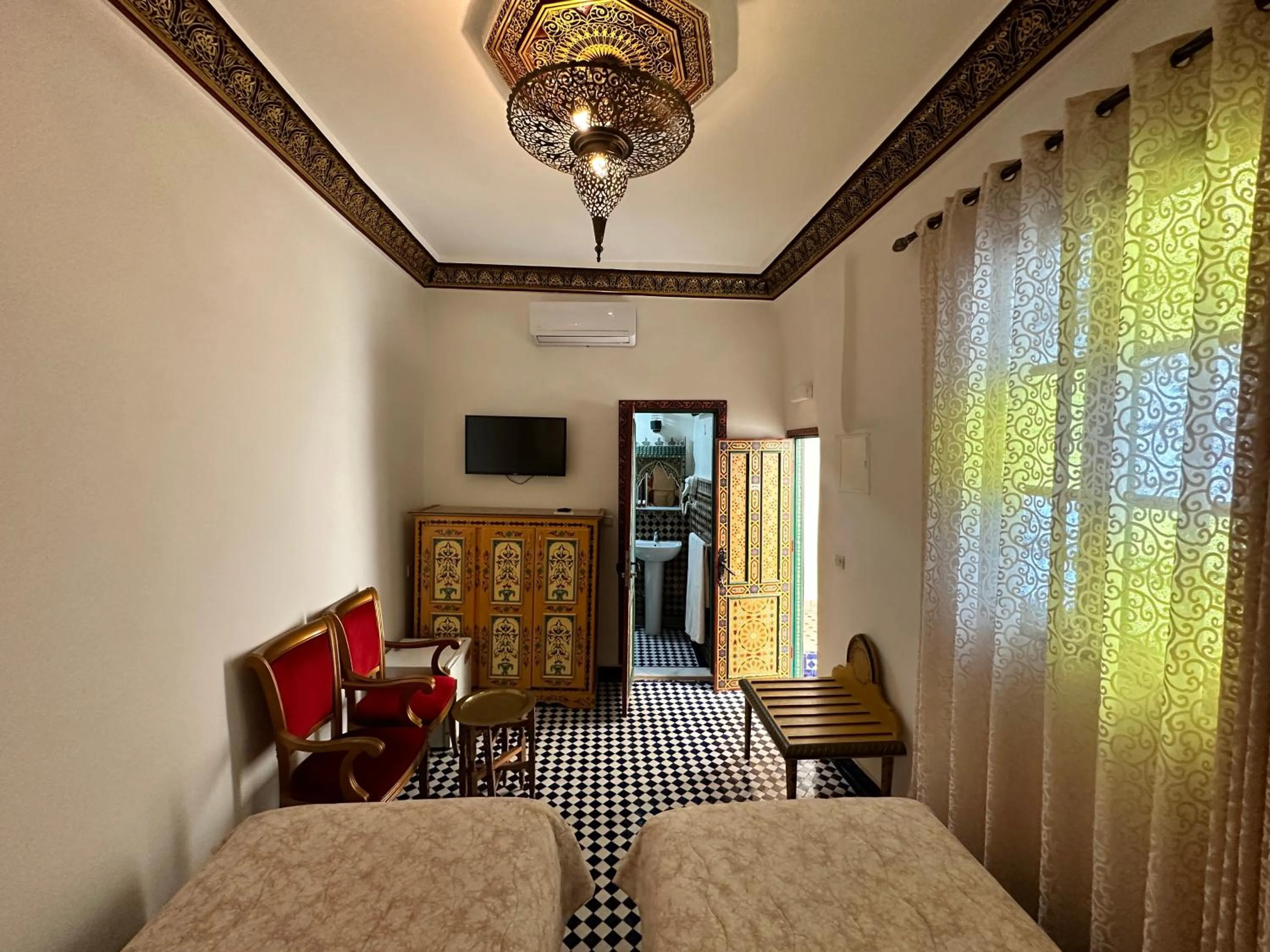 Bed in Riad Shama Fes