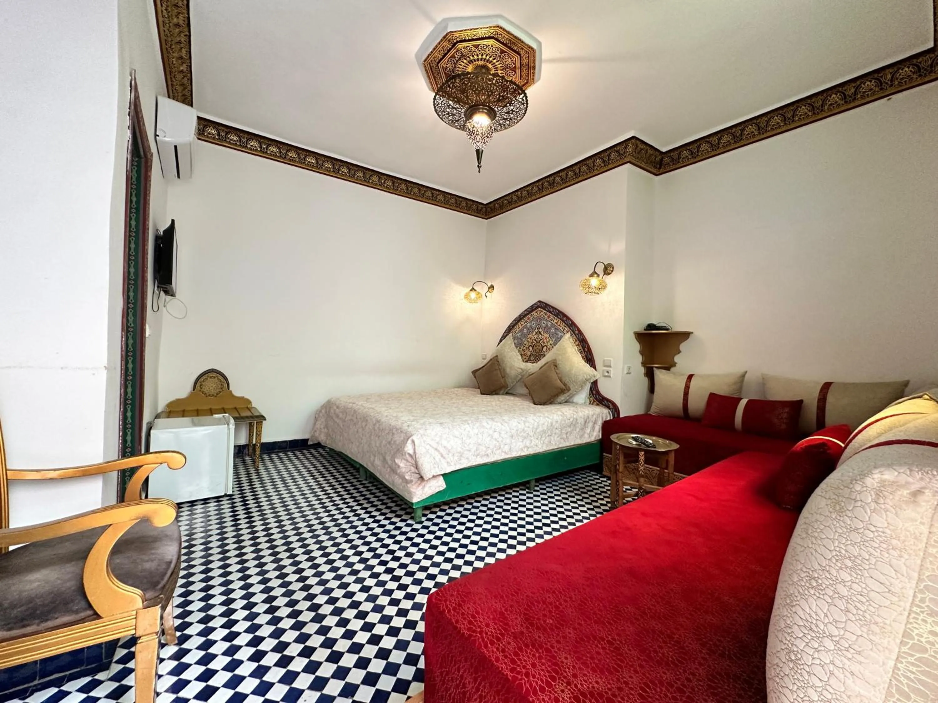 Bed in Riad Shama Fes