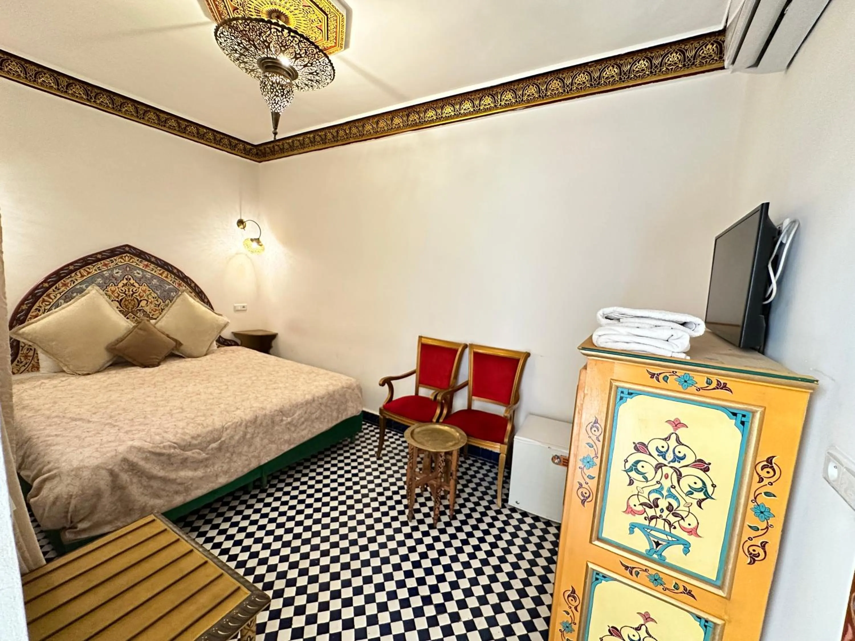 Bed in Riad Shama Fes