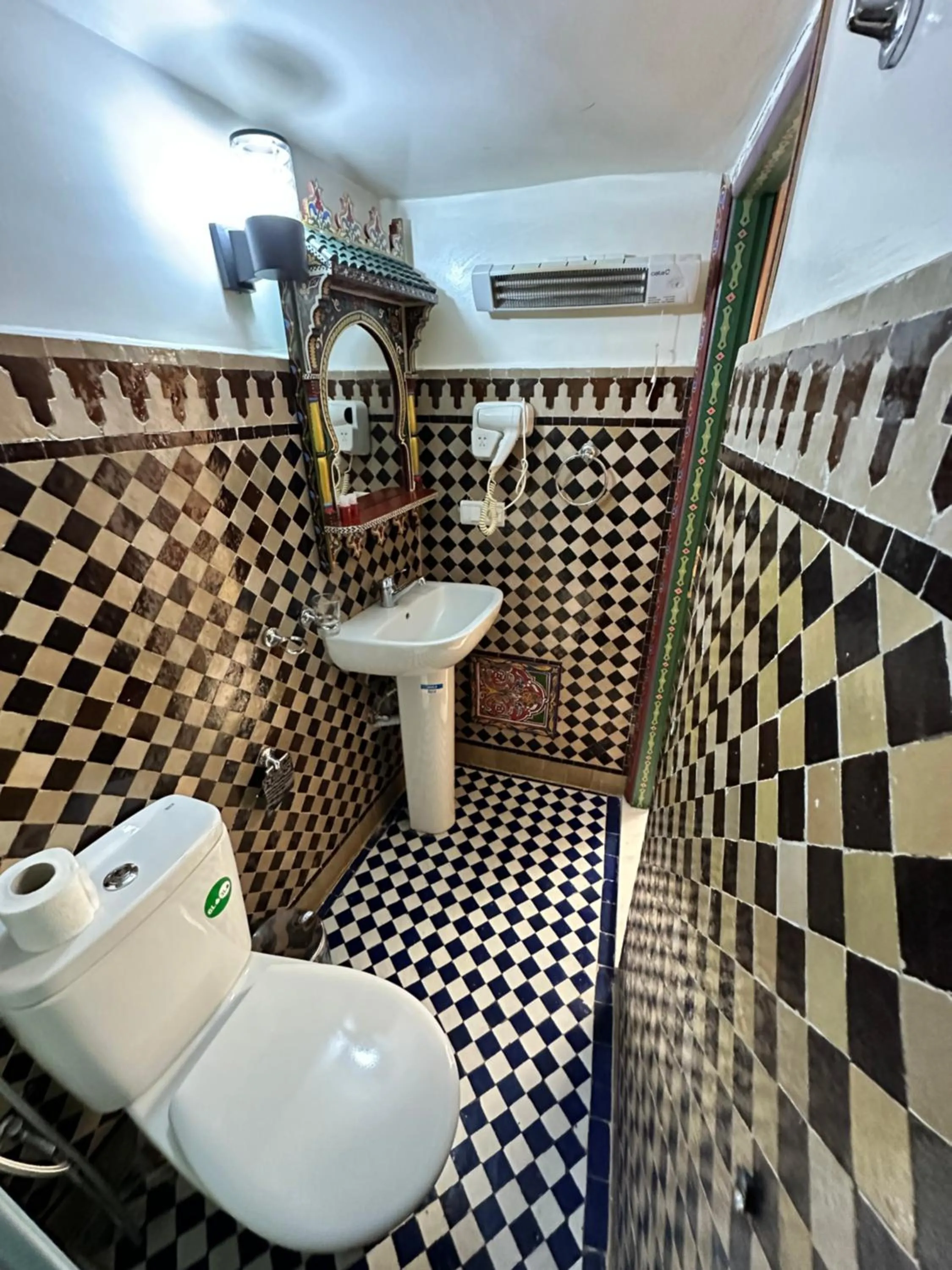 Shower in Riad Shama Fes