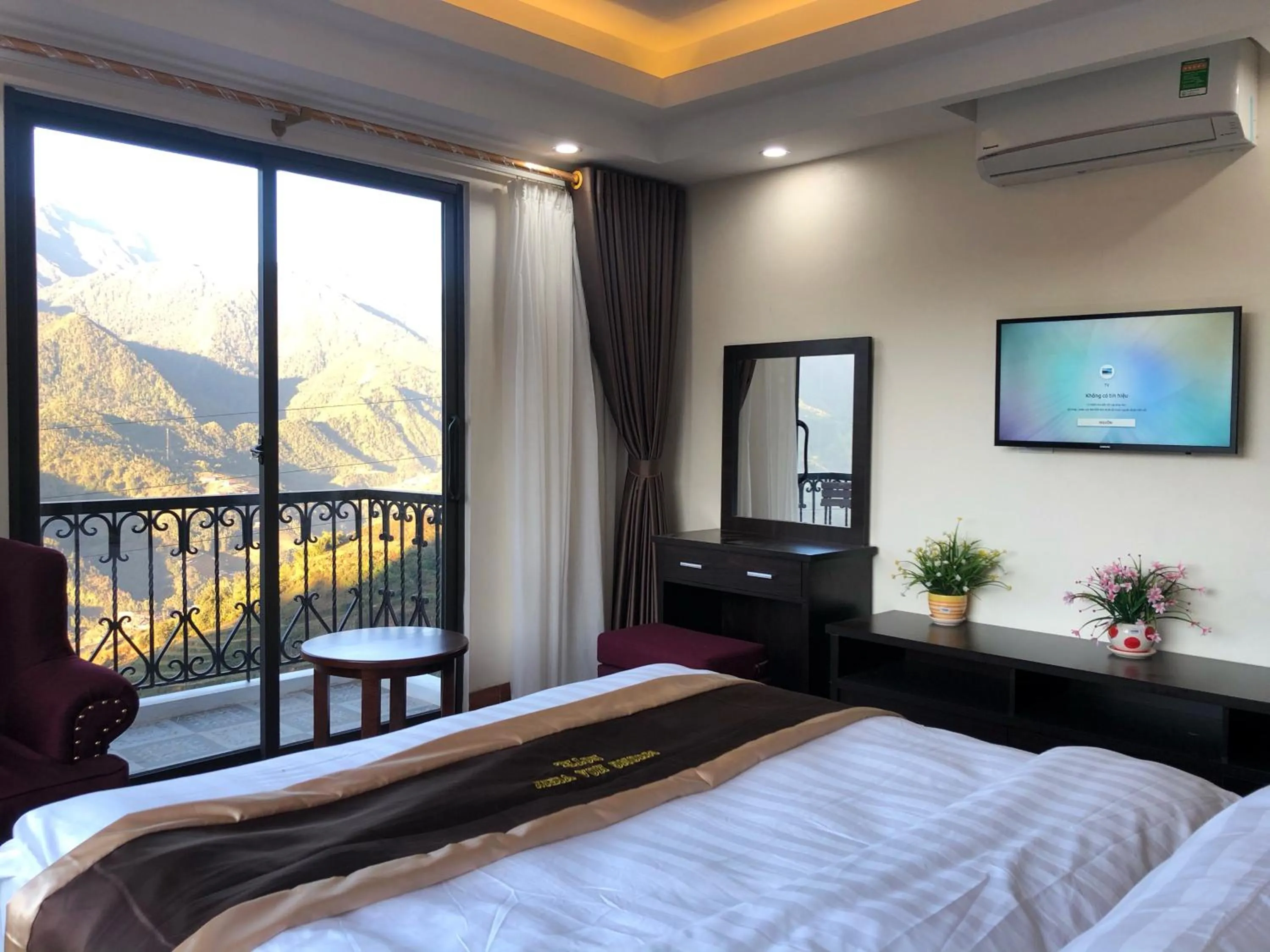 Bed in Muong Hoa View Hotel