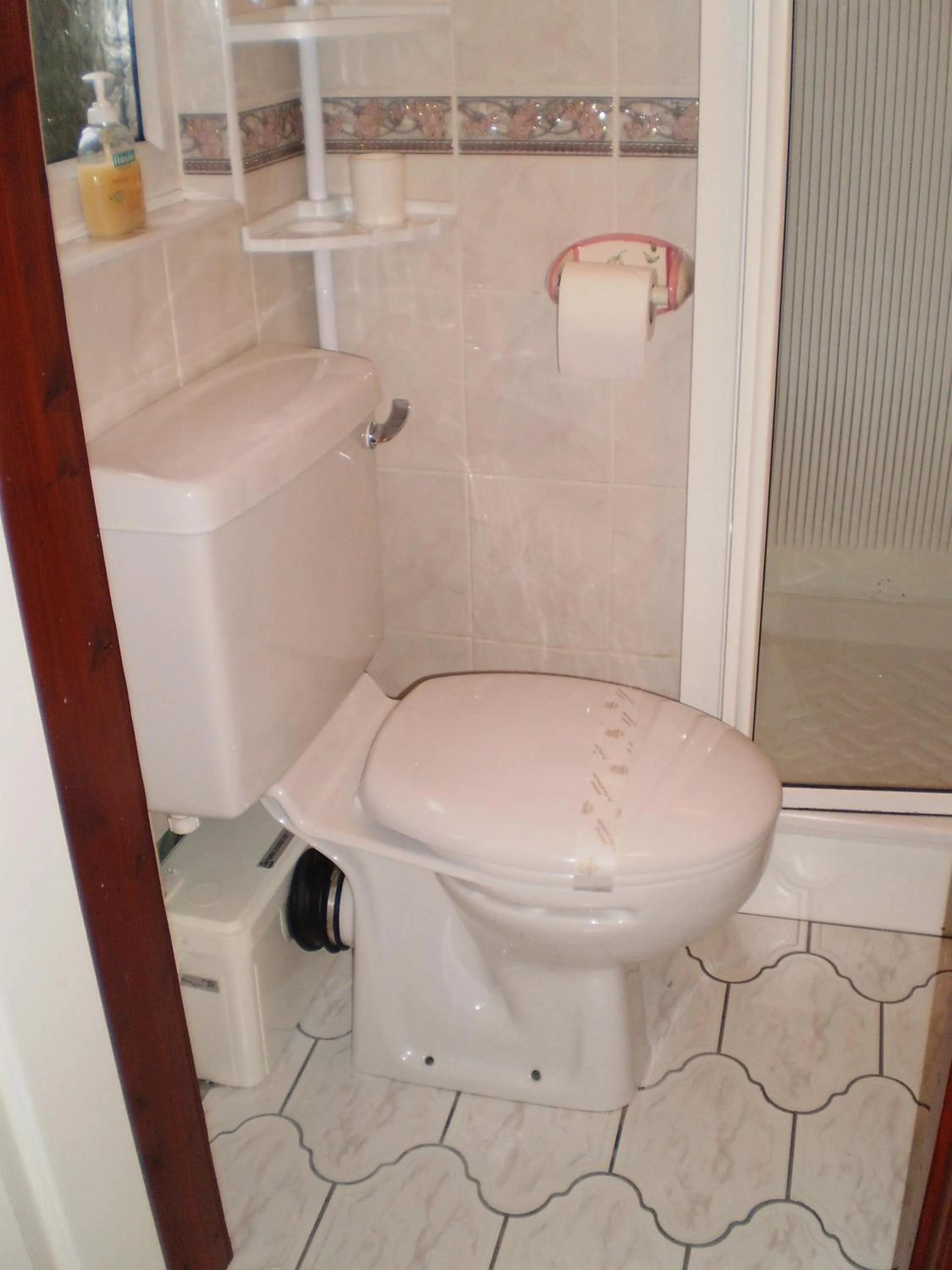 Bathroom in Shawlee Cottage